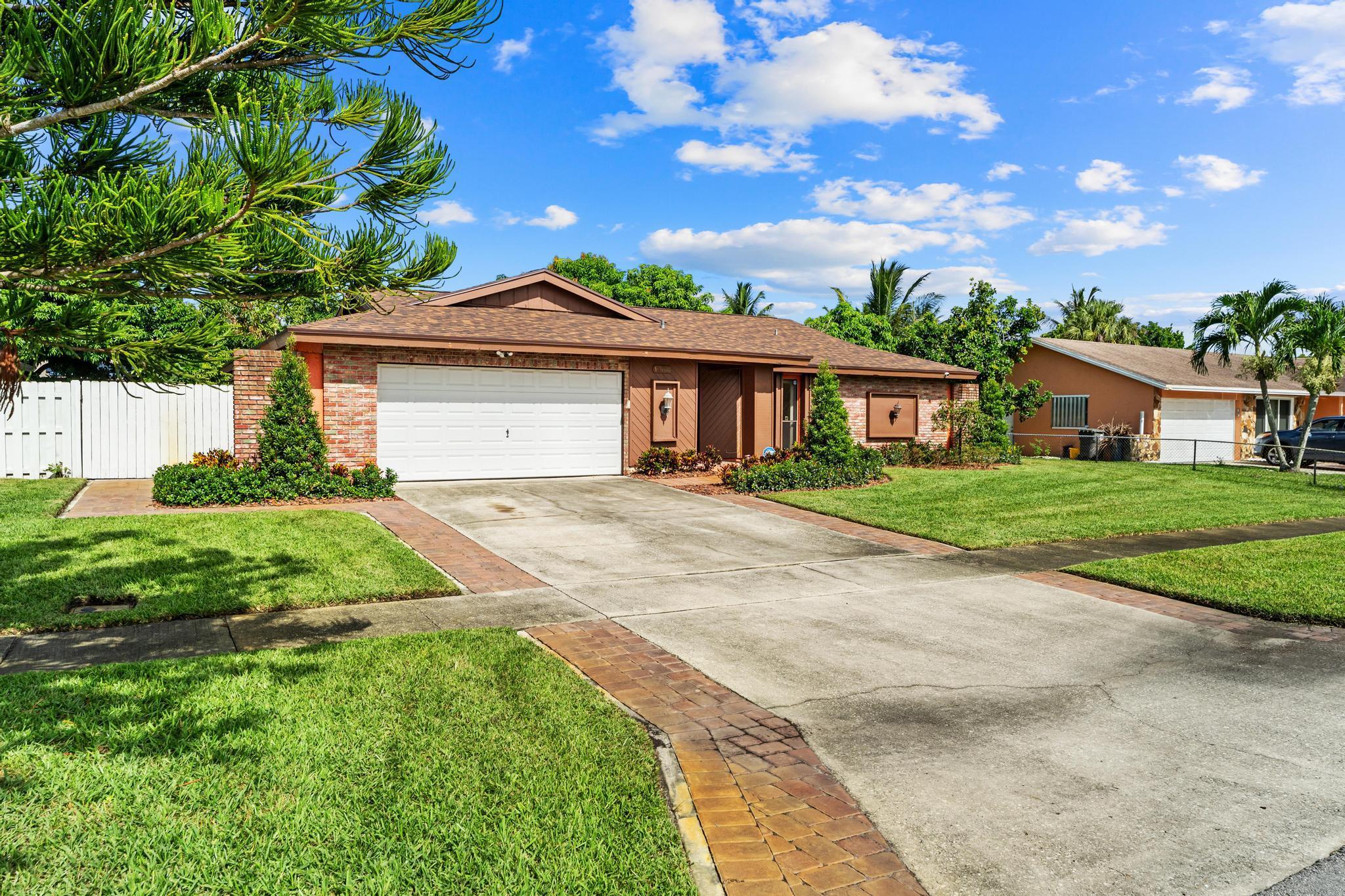 1384 Scottsdale Road E