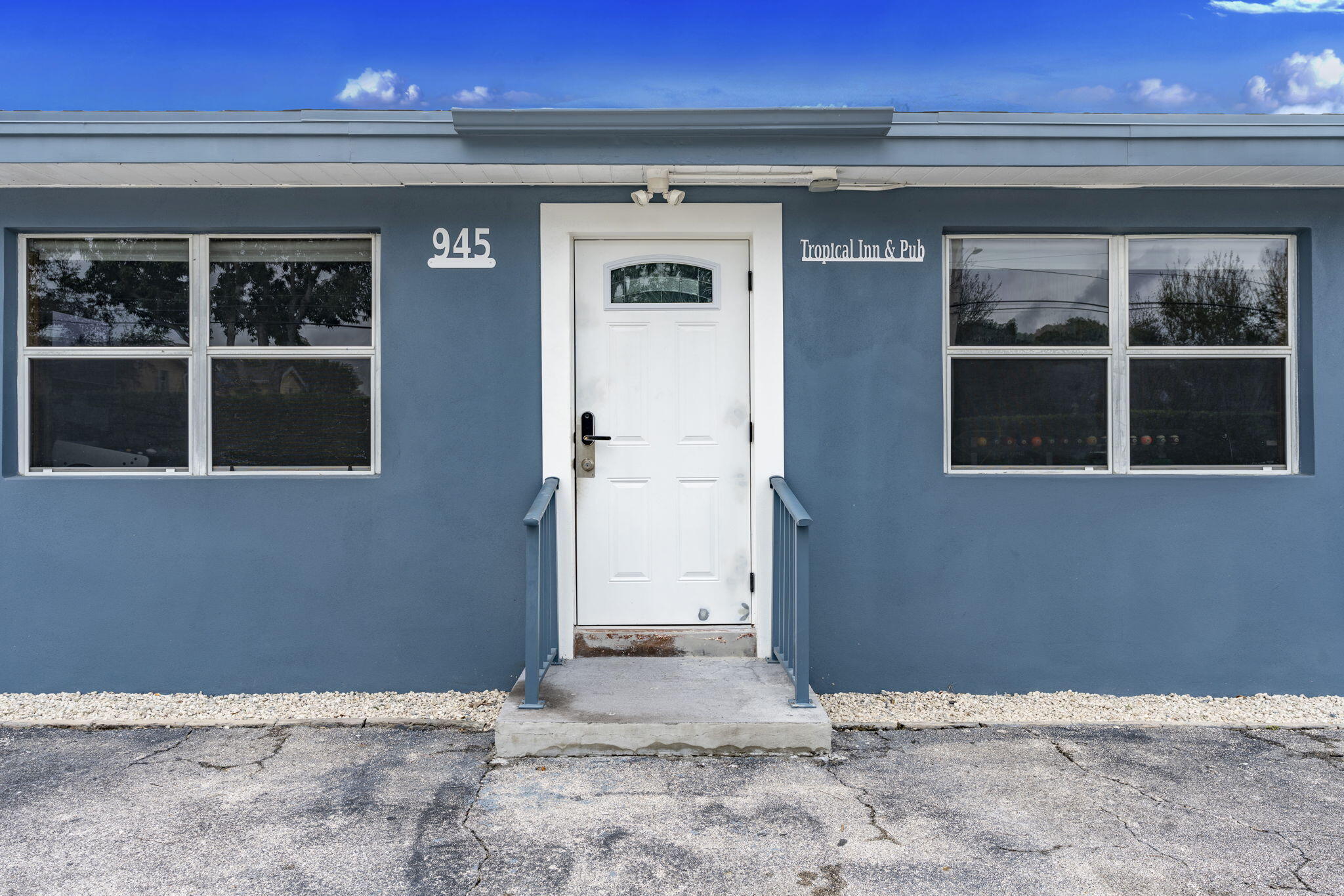TROPICAL TERRACE - Residential