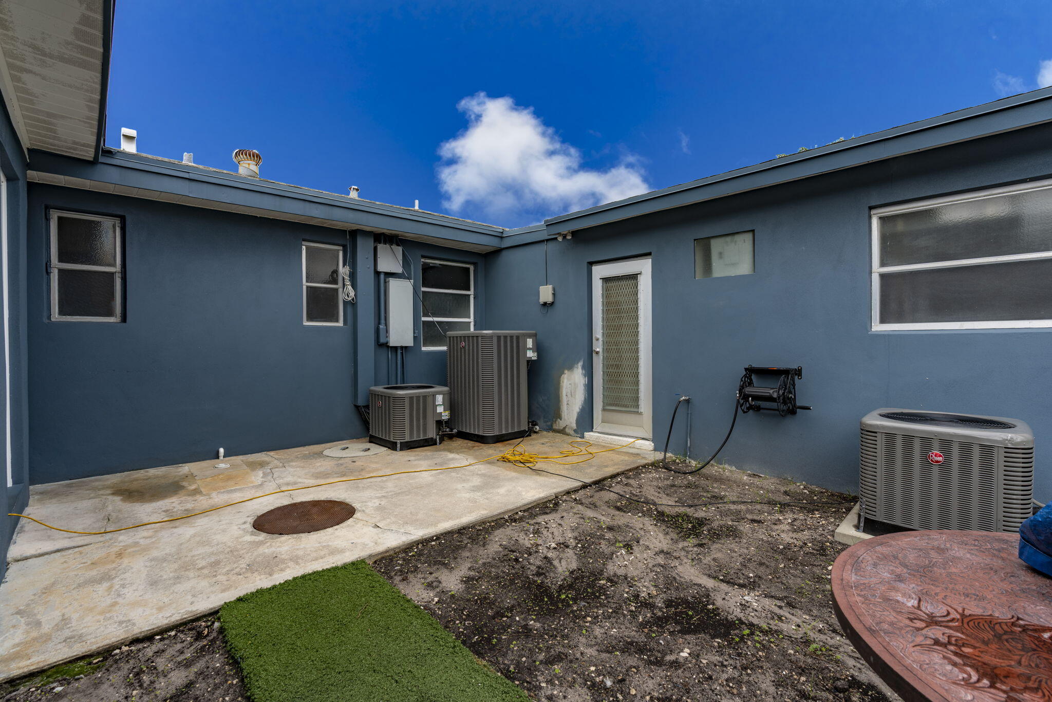 TROPICAL TERRACE - Residential