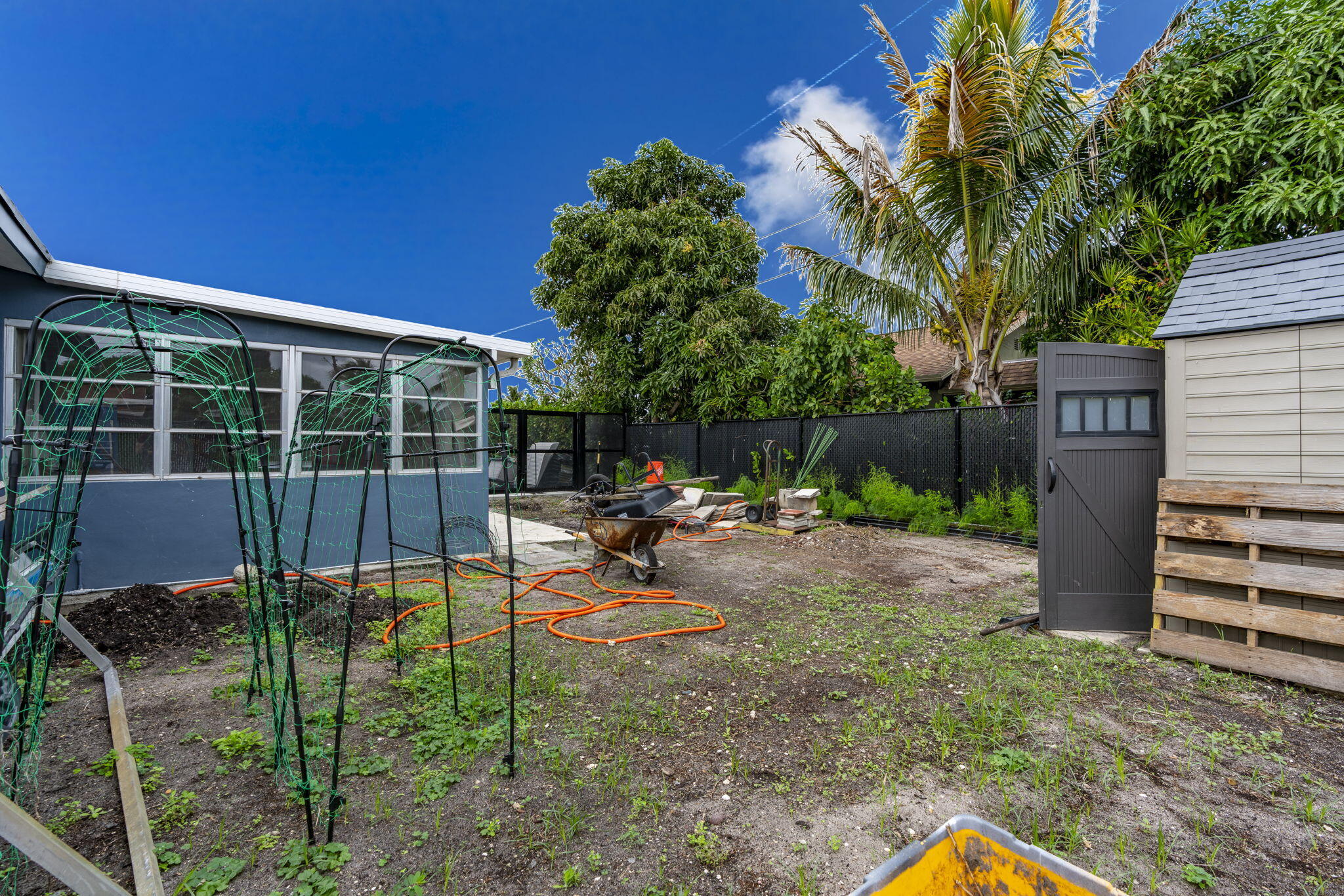 TROPICAL TERRACE - Residential