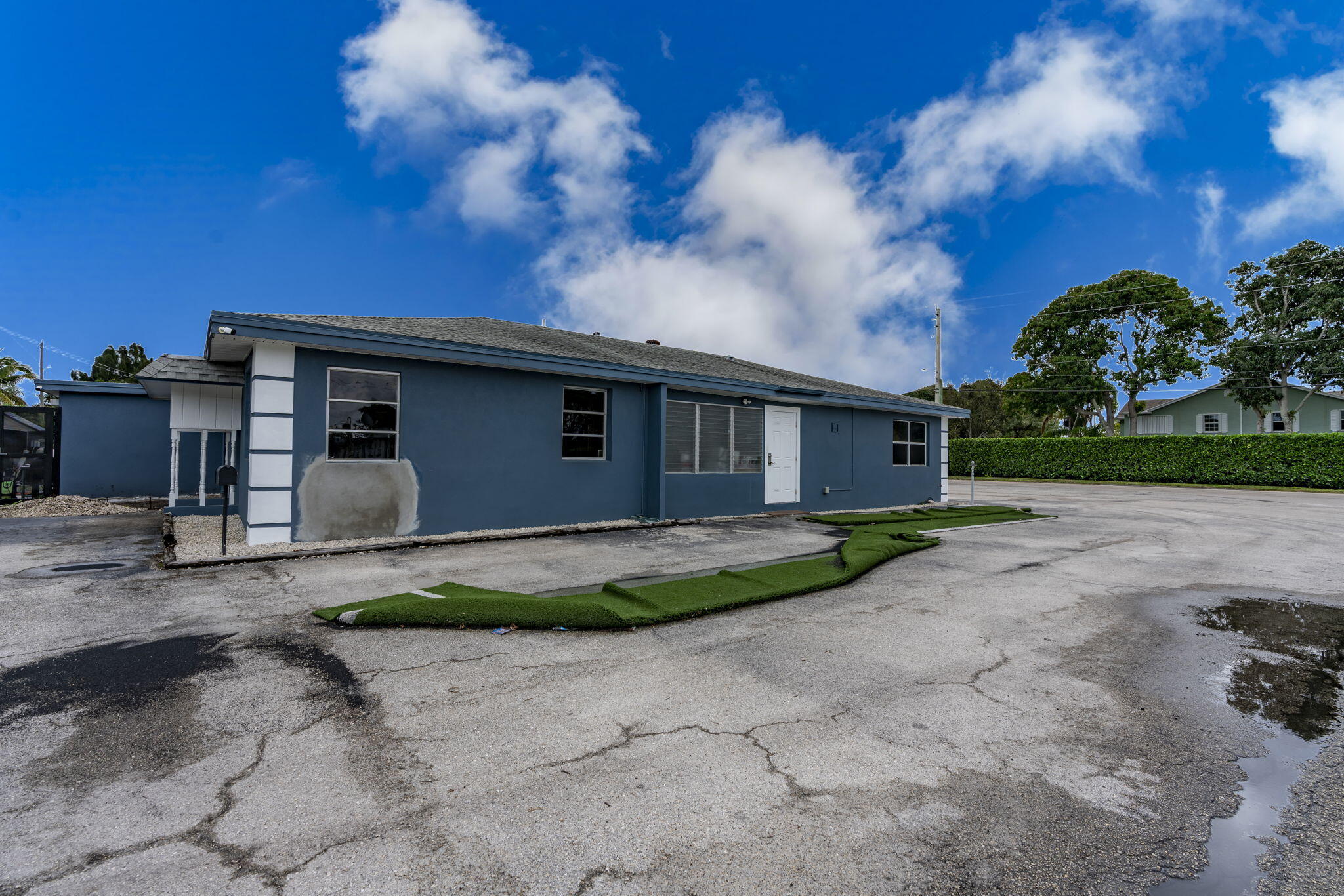 TROPICAL TERRACE - Residential