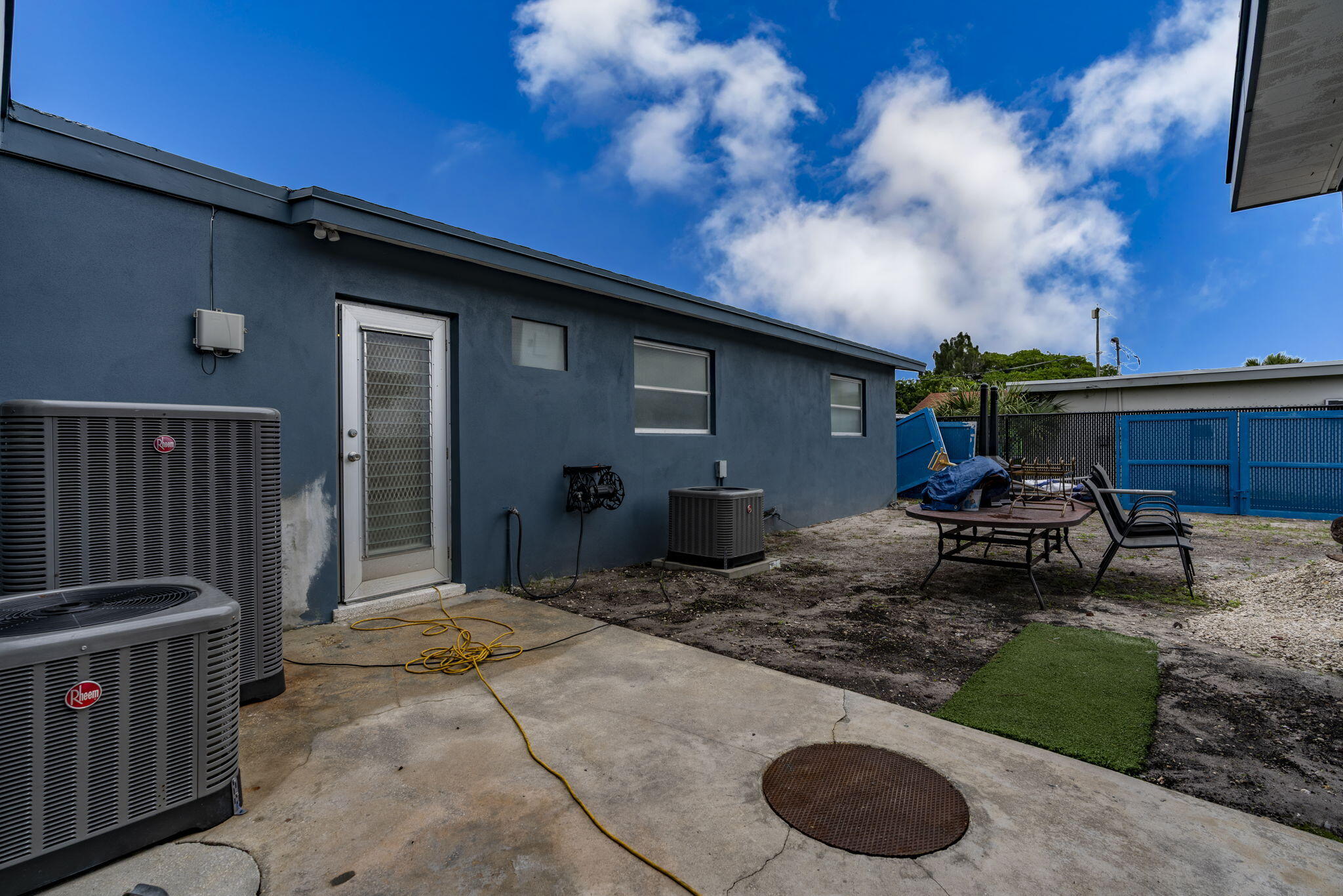 TROPICAL TERRACE - Residential