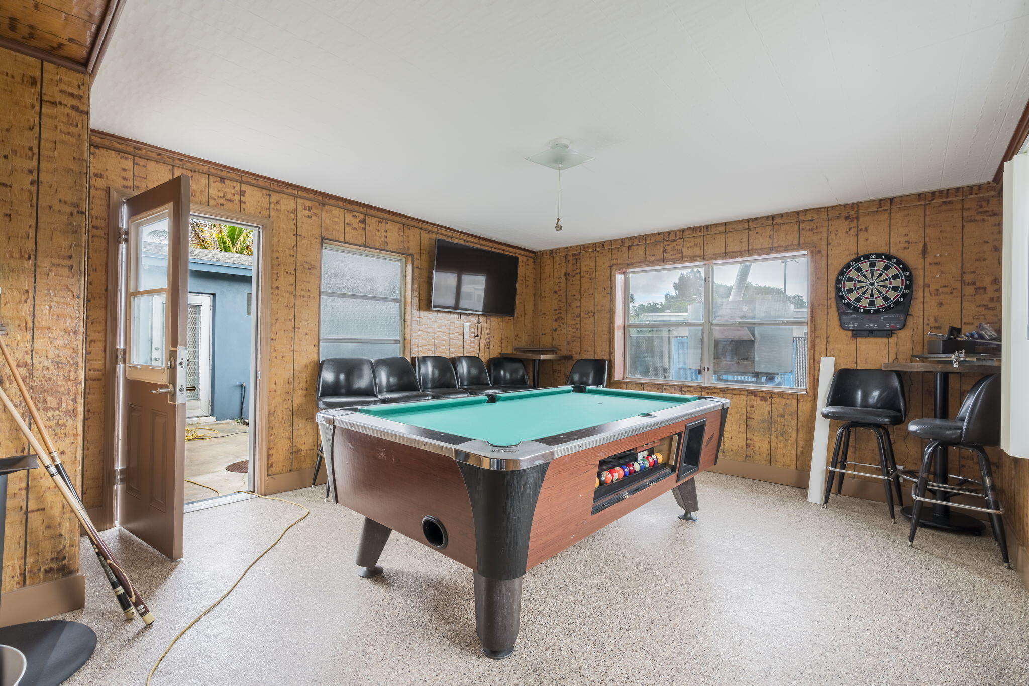 TROPICAL TERRACE - Residential