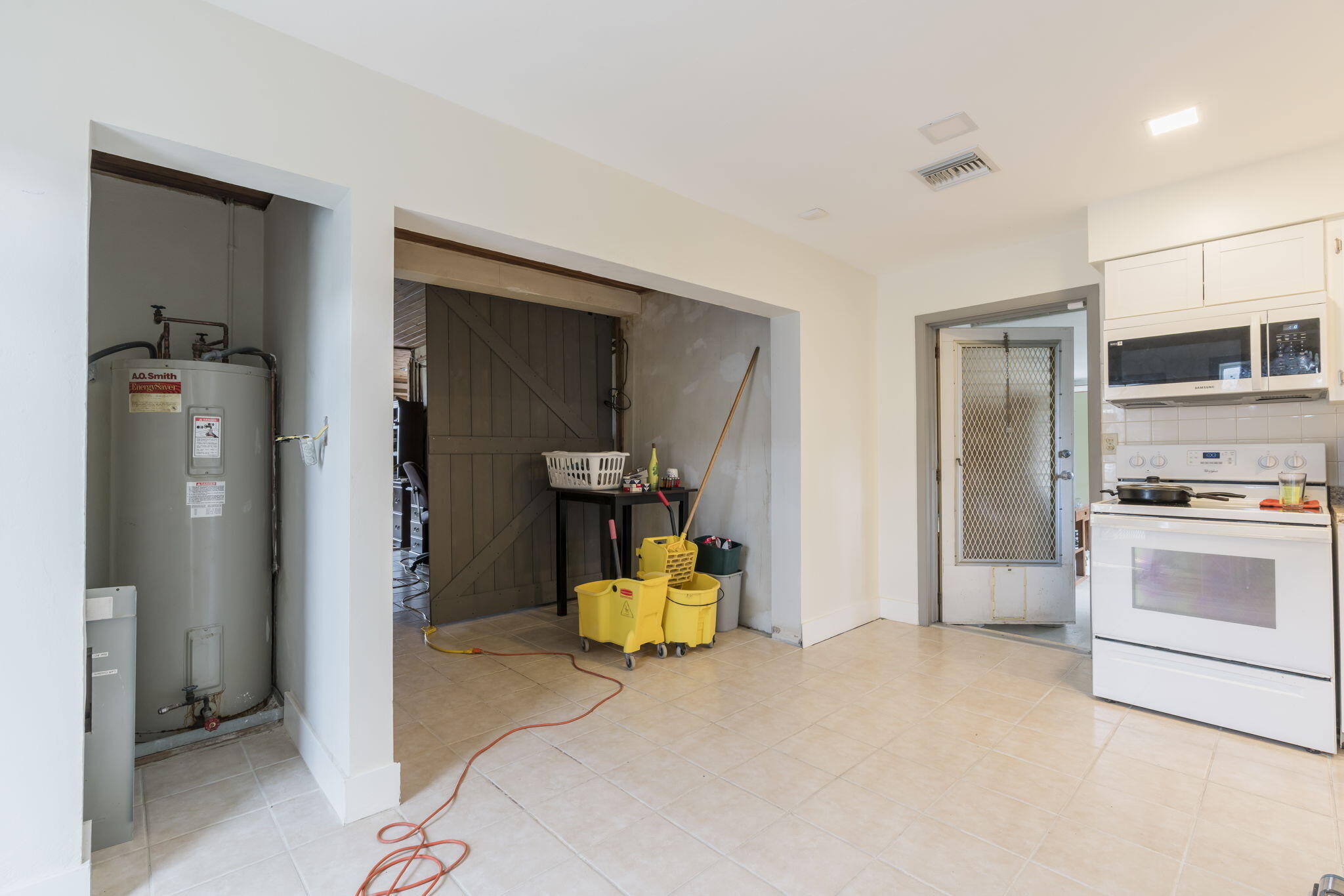 TROPICAL TERRACE - Residential