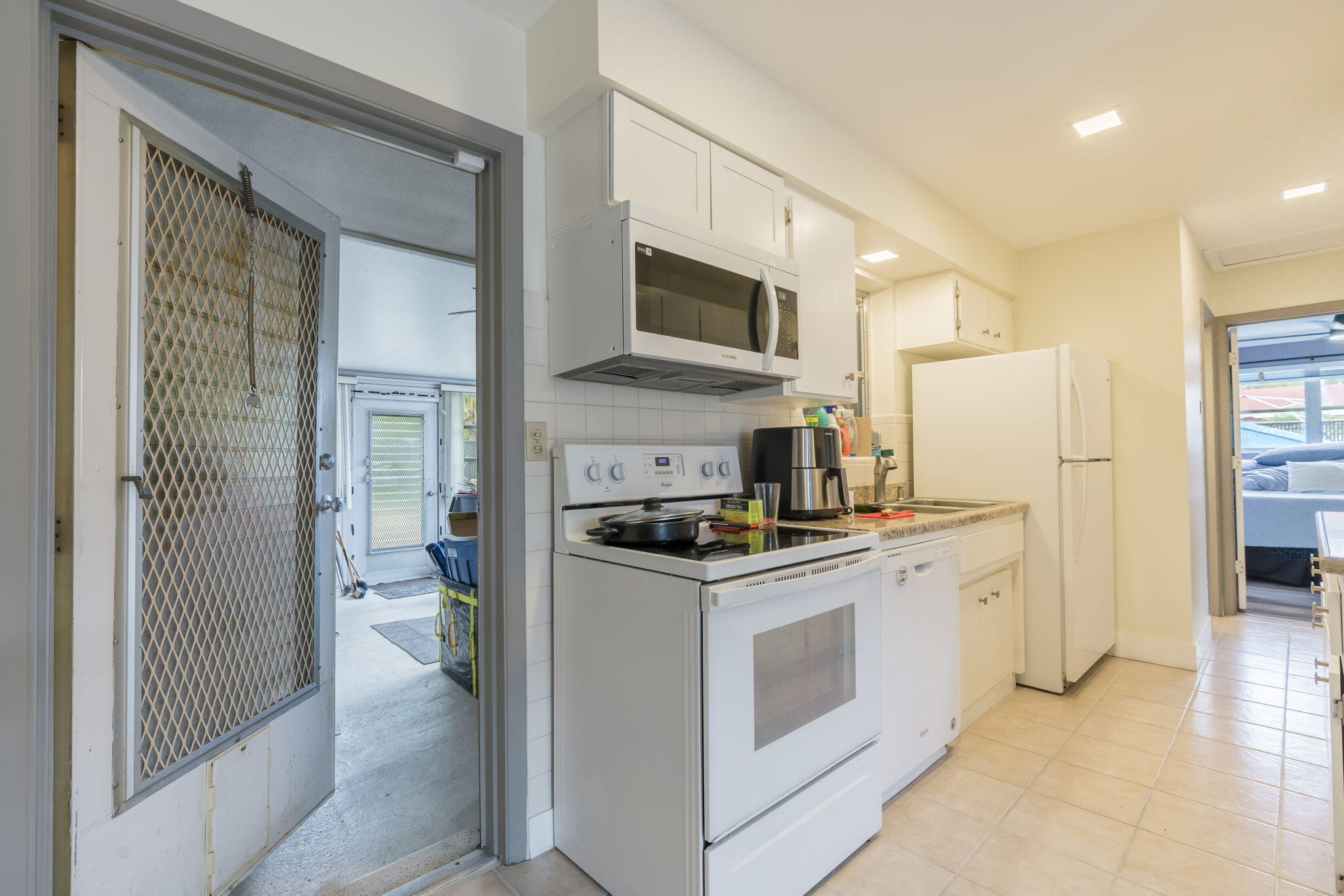 TROPICAL TERRACE - Residential