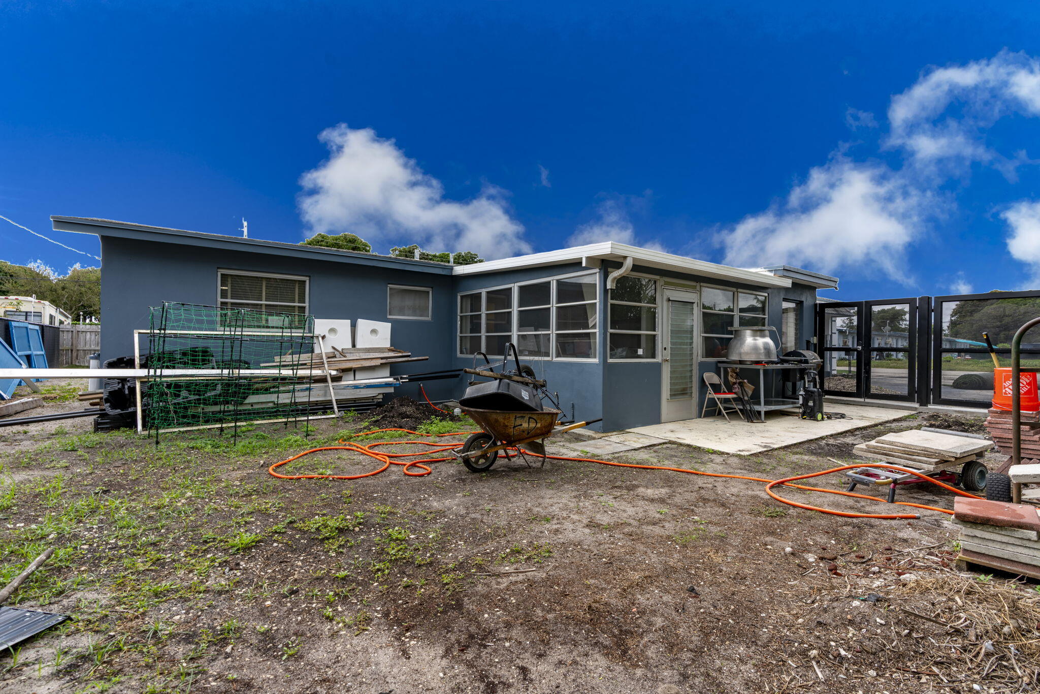 TROPICAL TERRACE - Residential