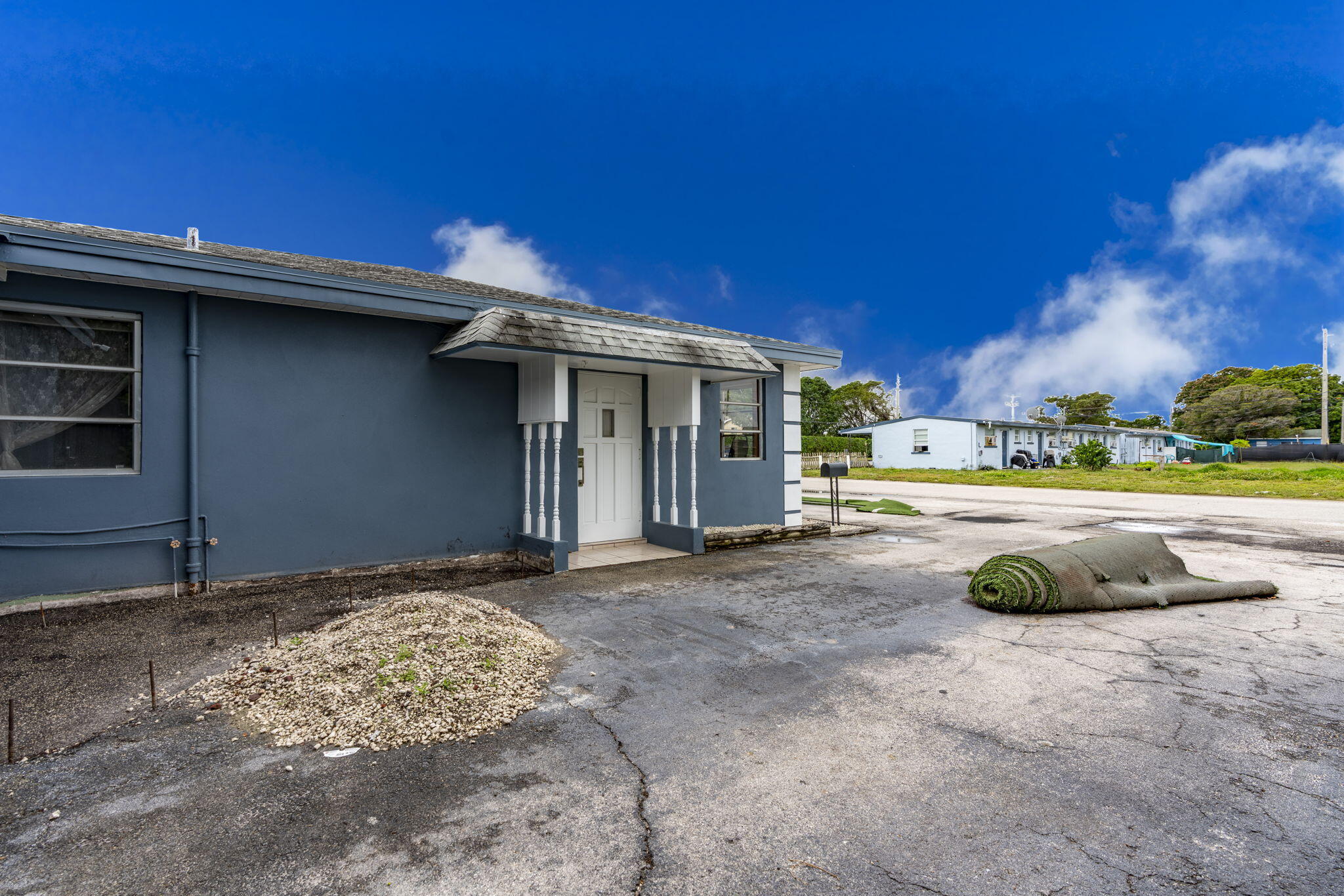 TROPICAL TERRACE - Residential