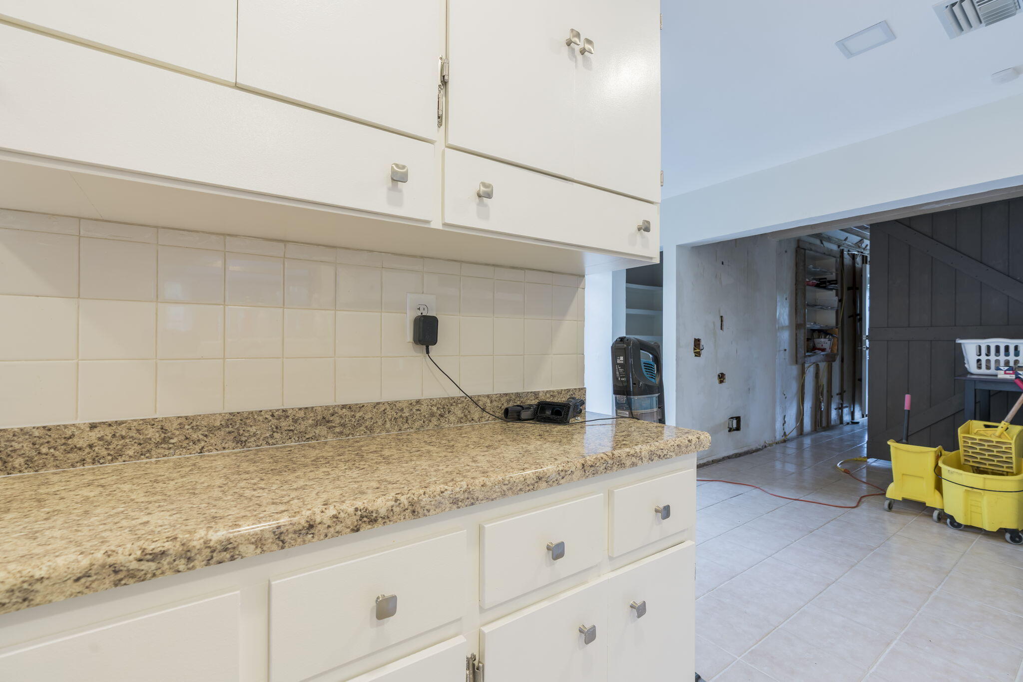 TROPICAL TERRACE - Residential