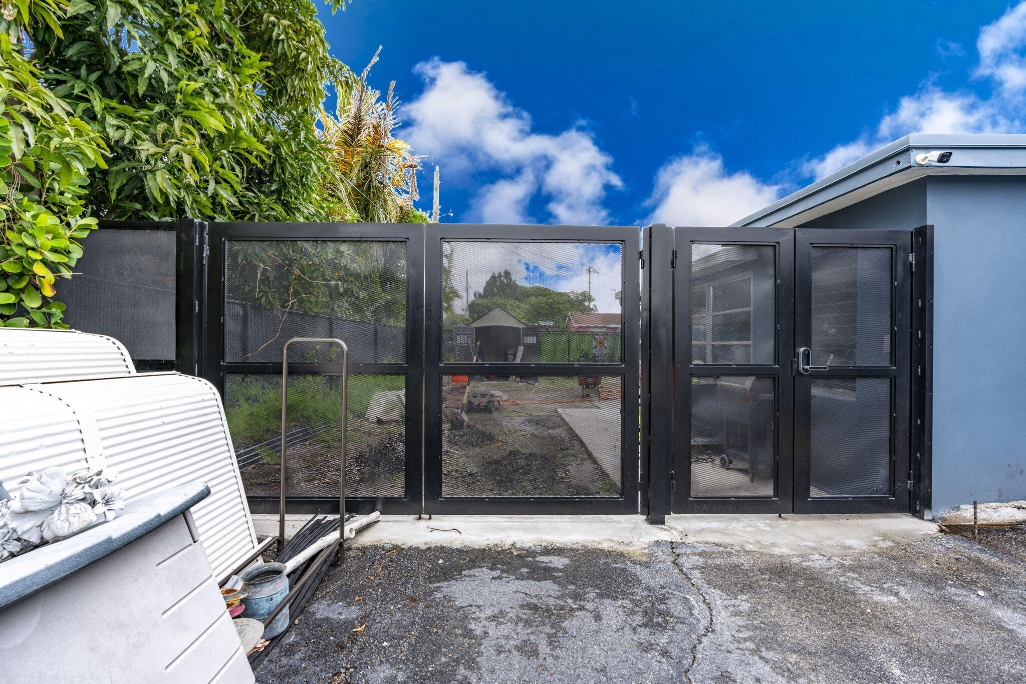 TROPICAL TERRACE - Residential