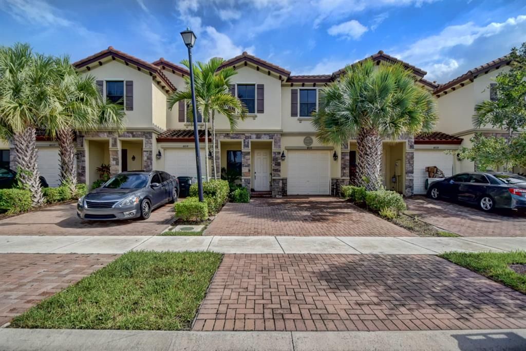 Photo of 4016 Devenshire Court, Coconut Creek, FL 33073 (MLS # R10644356)