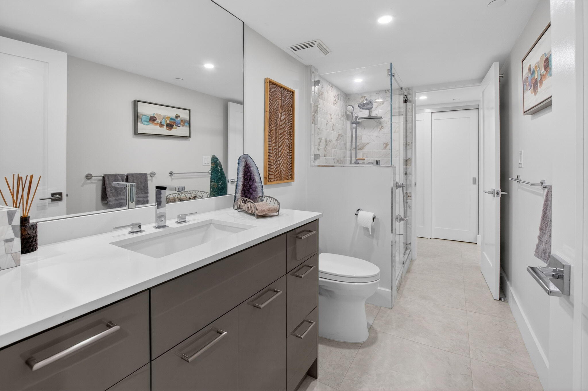 LAKEWOOD MIDRISE CONDO - Residential