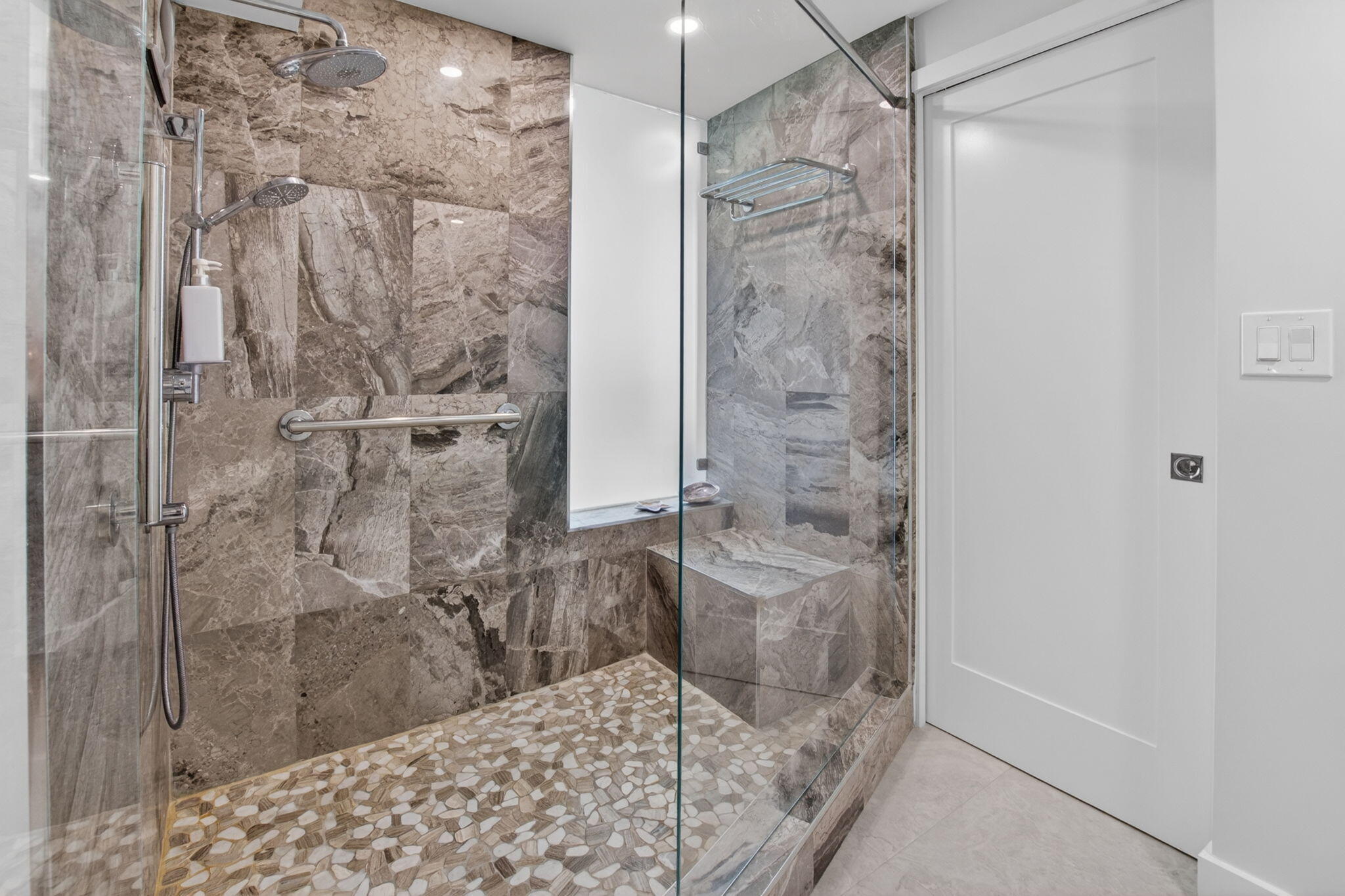 LAKEWOOD MIDRISE CONDO - Residential