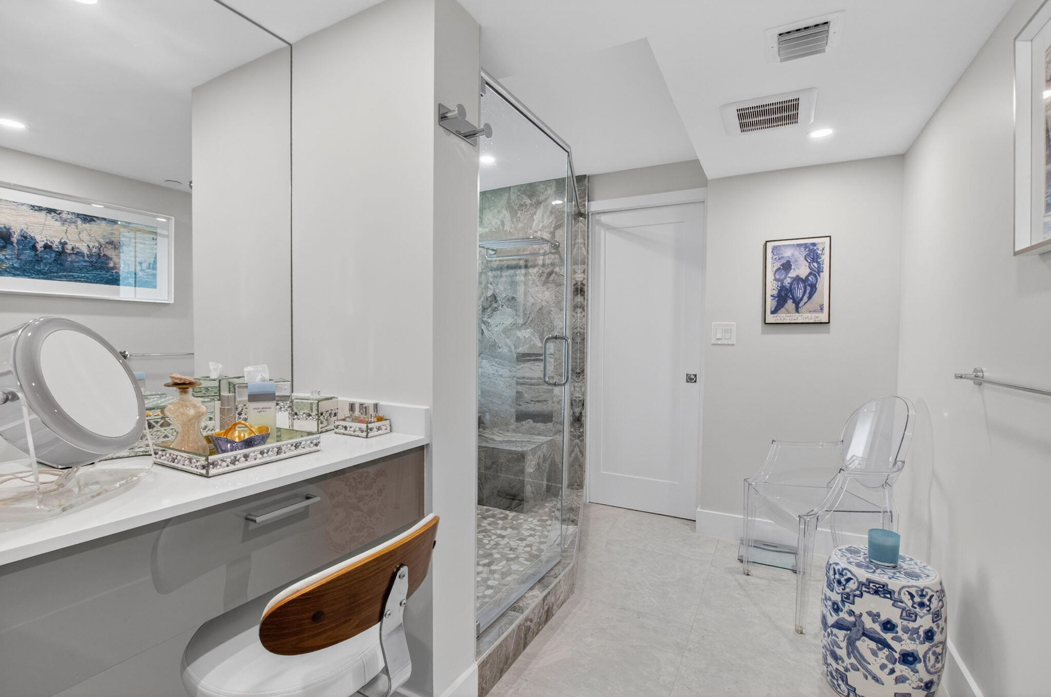 LAKEWOOD MIDRISE CONDO - Residential