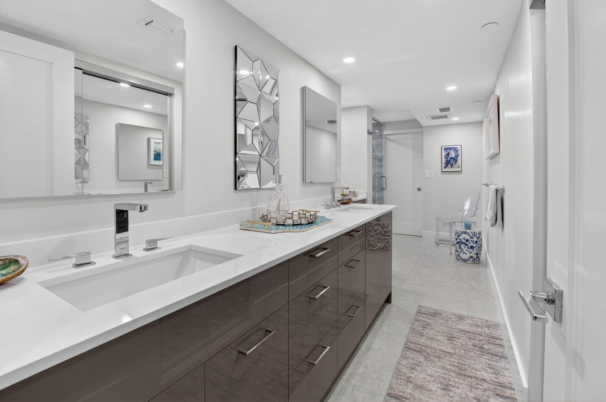 LAKEWOOD MIDRISE CONDO - Residential