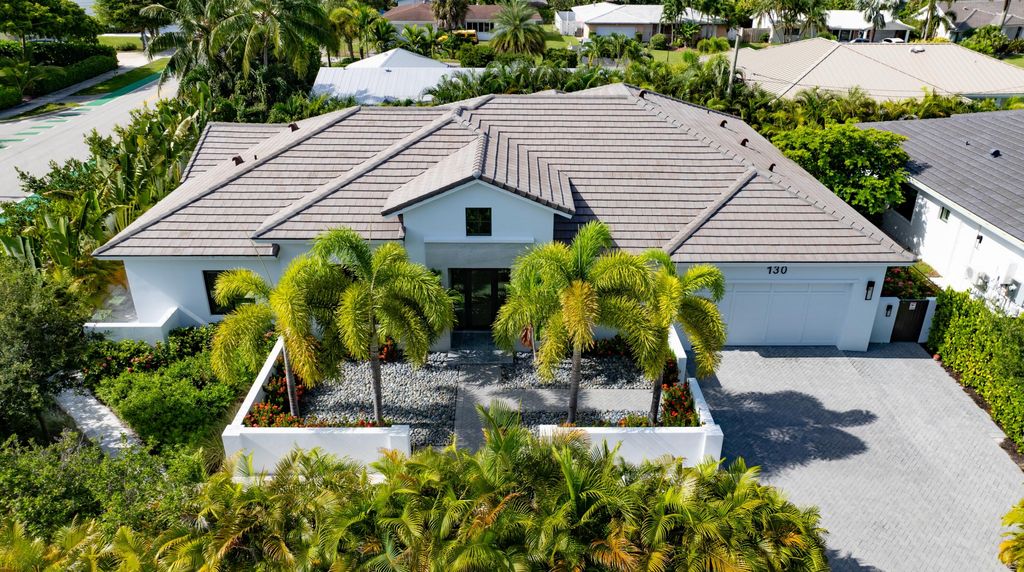 Photo of 130 NE 17th Street, Delray Beach, FL 33444 (MLS # R11008789)