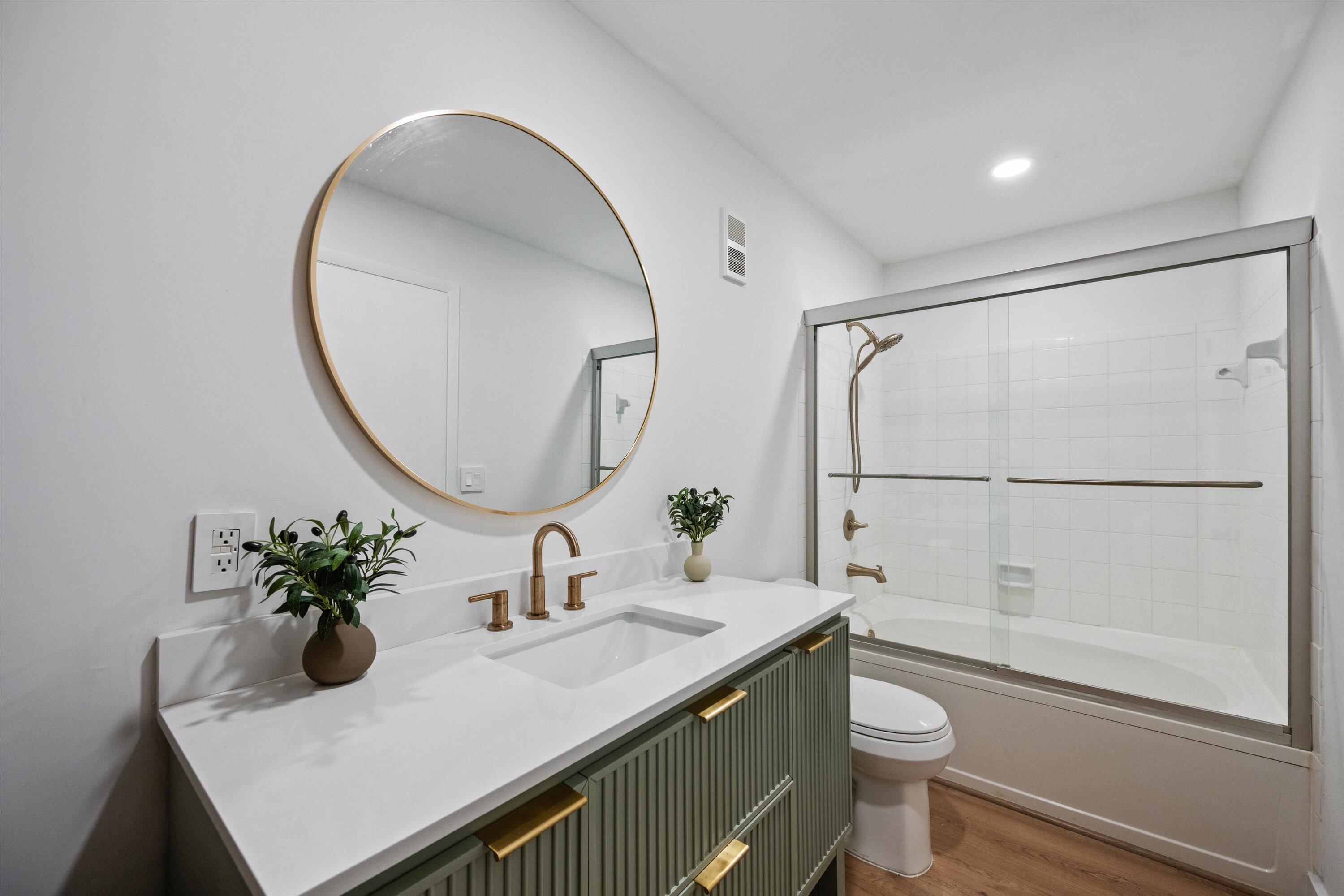 PALM LAKE CONDO - Residential