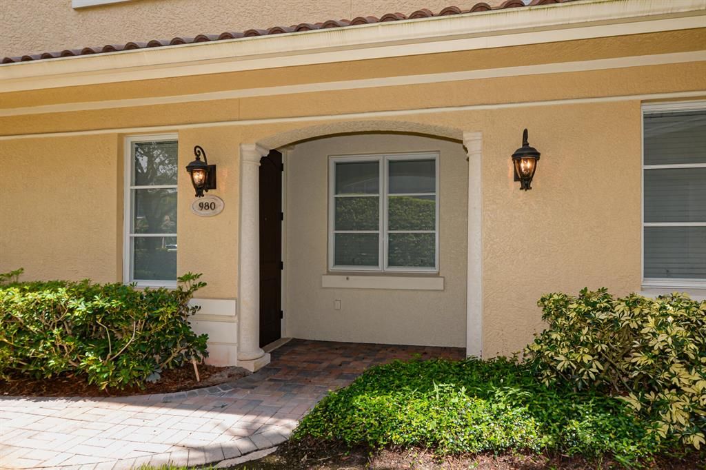 Photo of 980 SE Willoughby Trace Trce, Stuart, FL 34997 (MLS # R10835030)