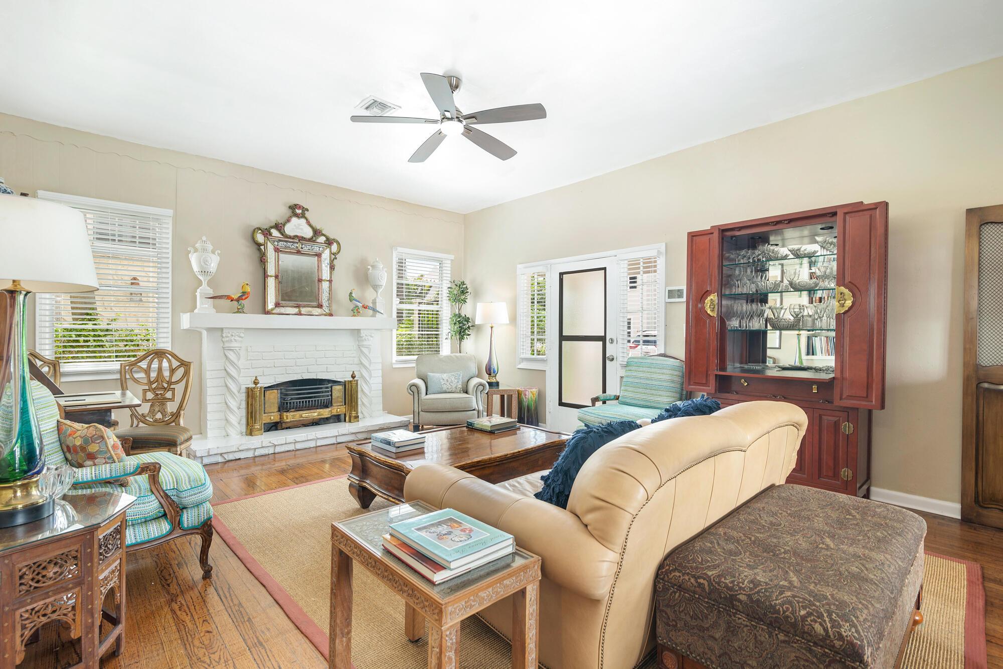 239 Lytton Court