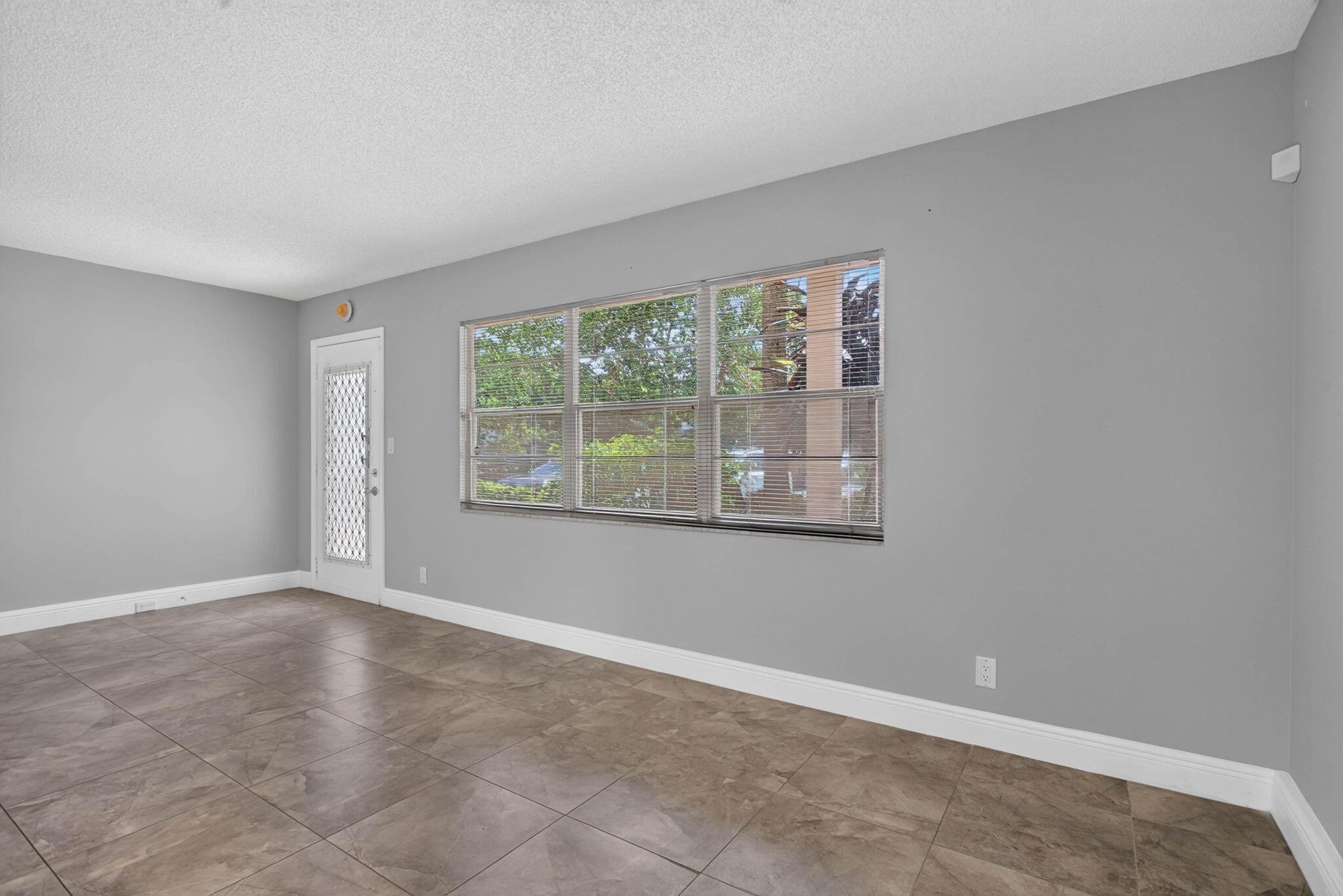 1804 ELEUTHERA Point J1