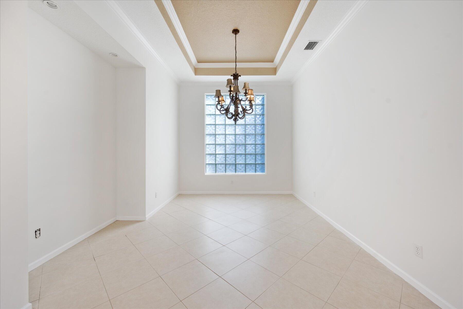 VALENCIA PALMS 1 - Residential