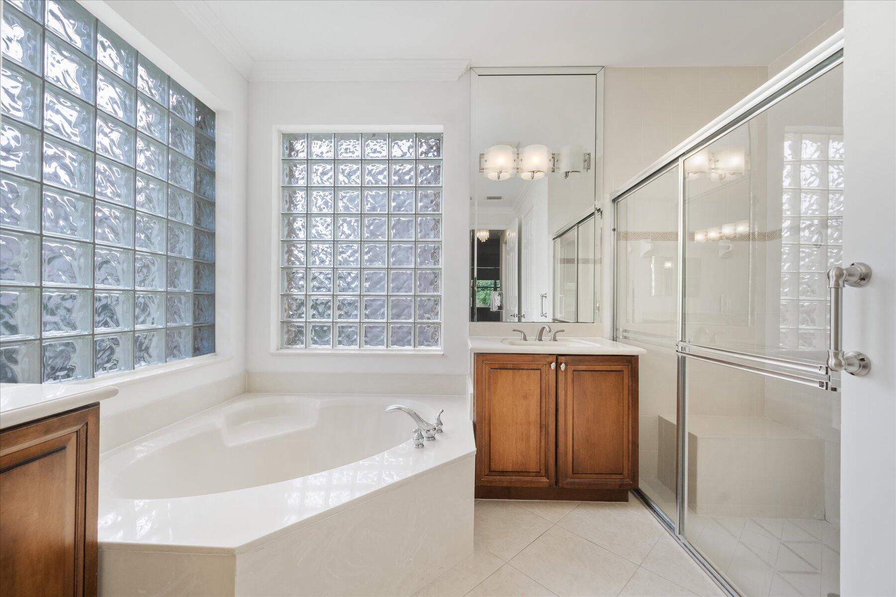 VALENCIA PALMS 1 - Residential