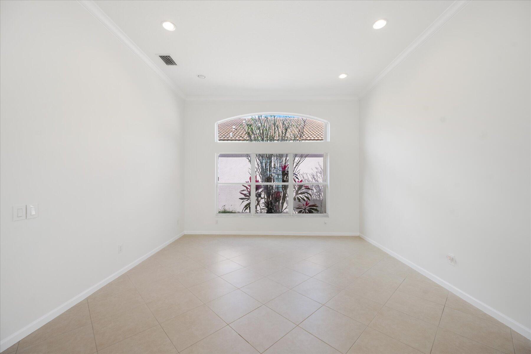 VALENCIA PALMS 1 - Residential