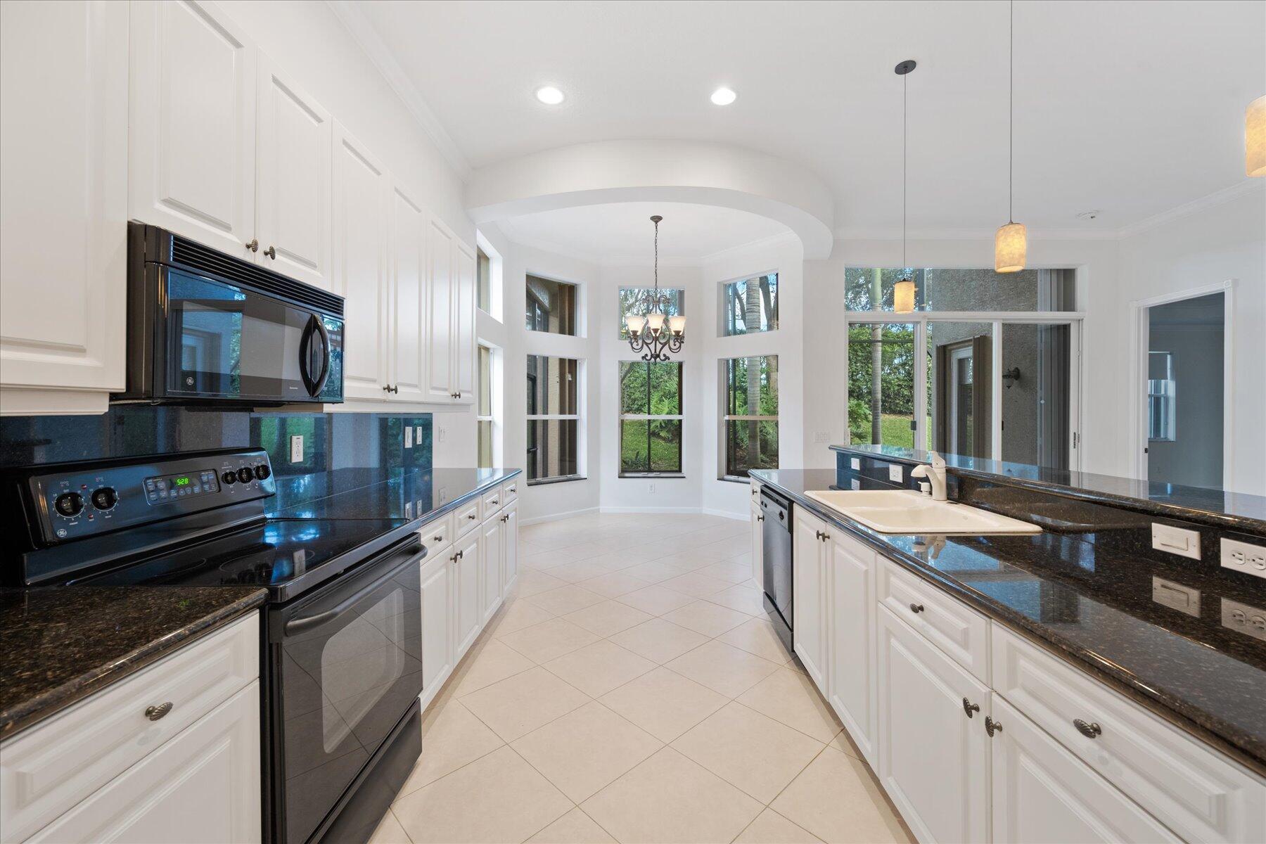 VALENCIA PALMS 1 - Residential