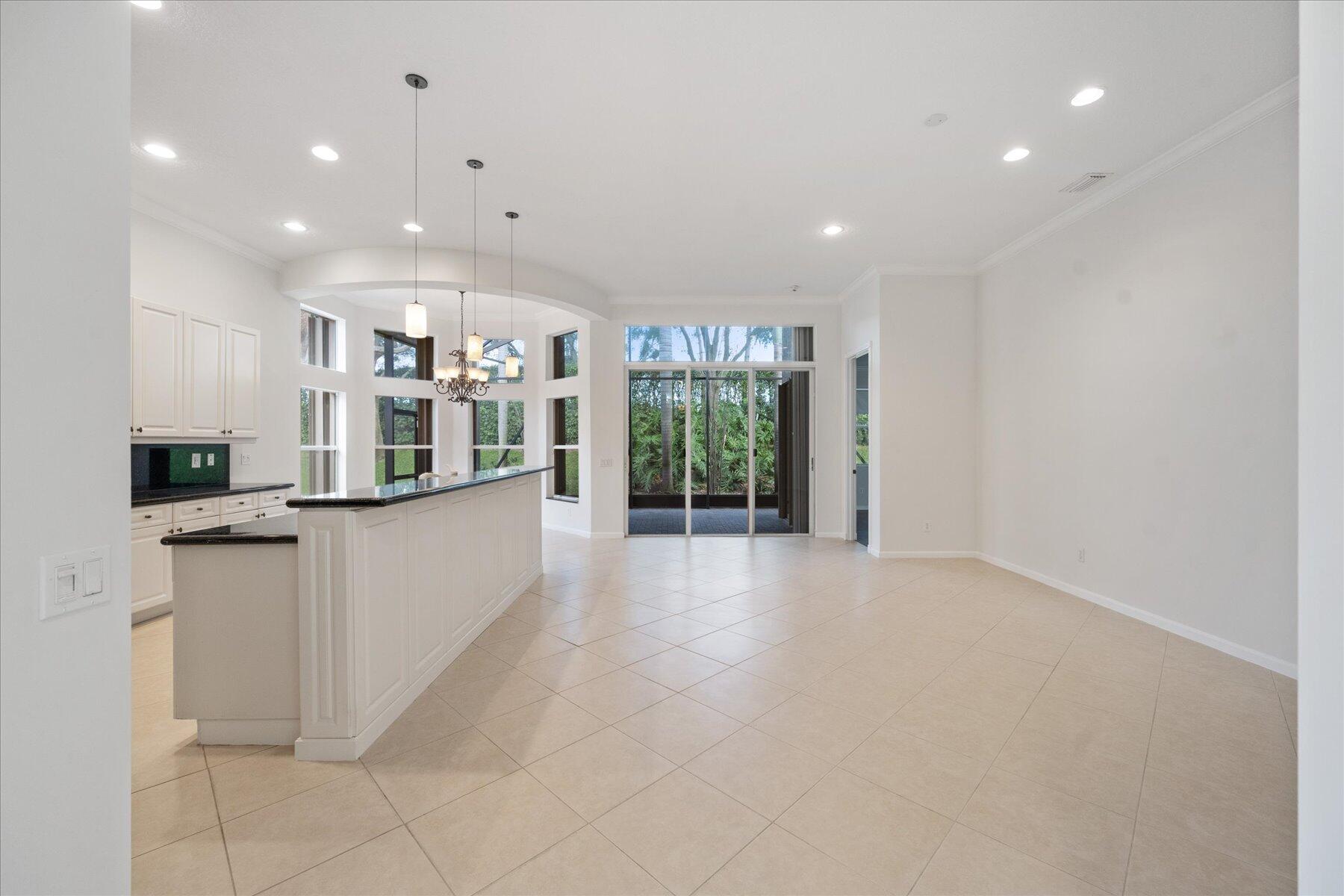 VALENCIA PALMS 1 - Residential