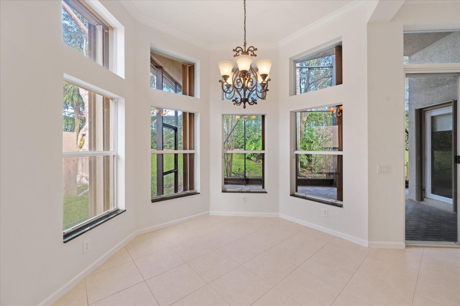 VALENCIA PALMS 1 - Residential