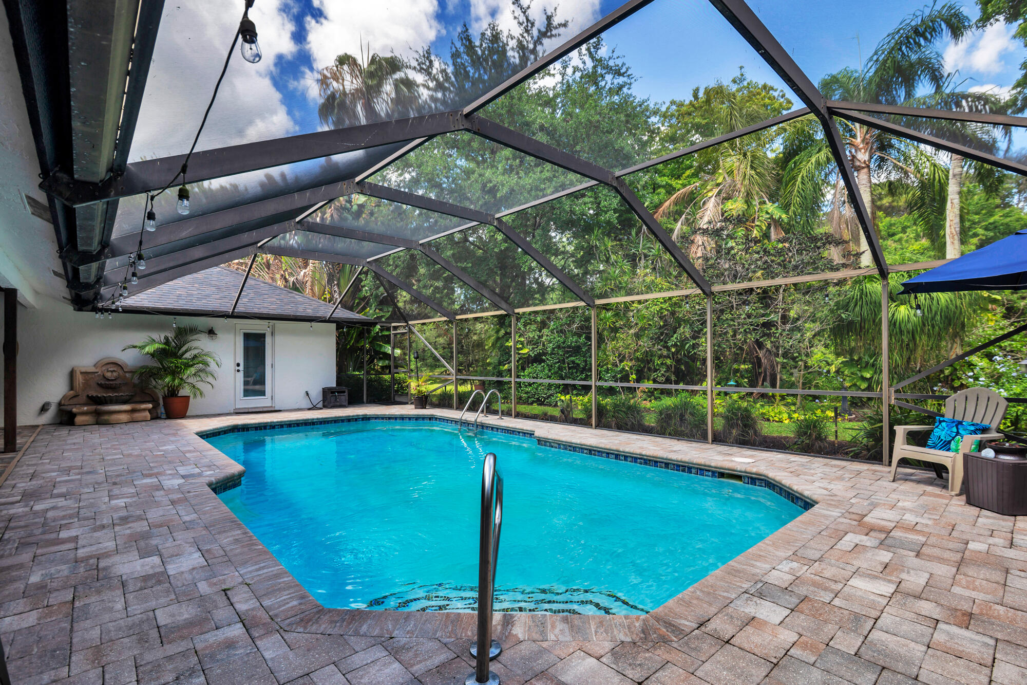 PINEWOOD MANOR OF WELLINGTON - Residential