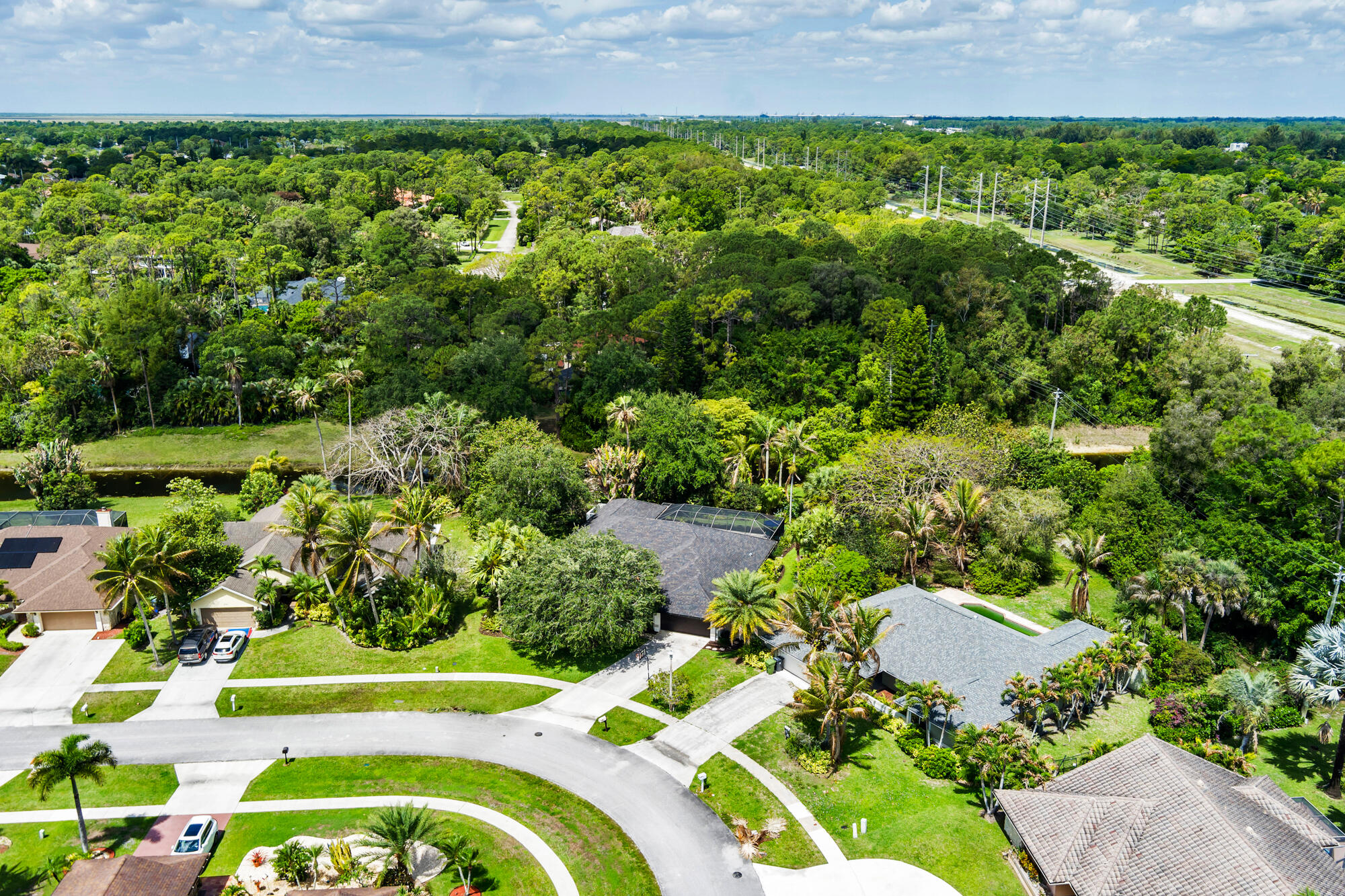 PINEWOOD MANOR OF WELLINGTON - Residential