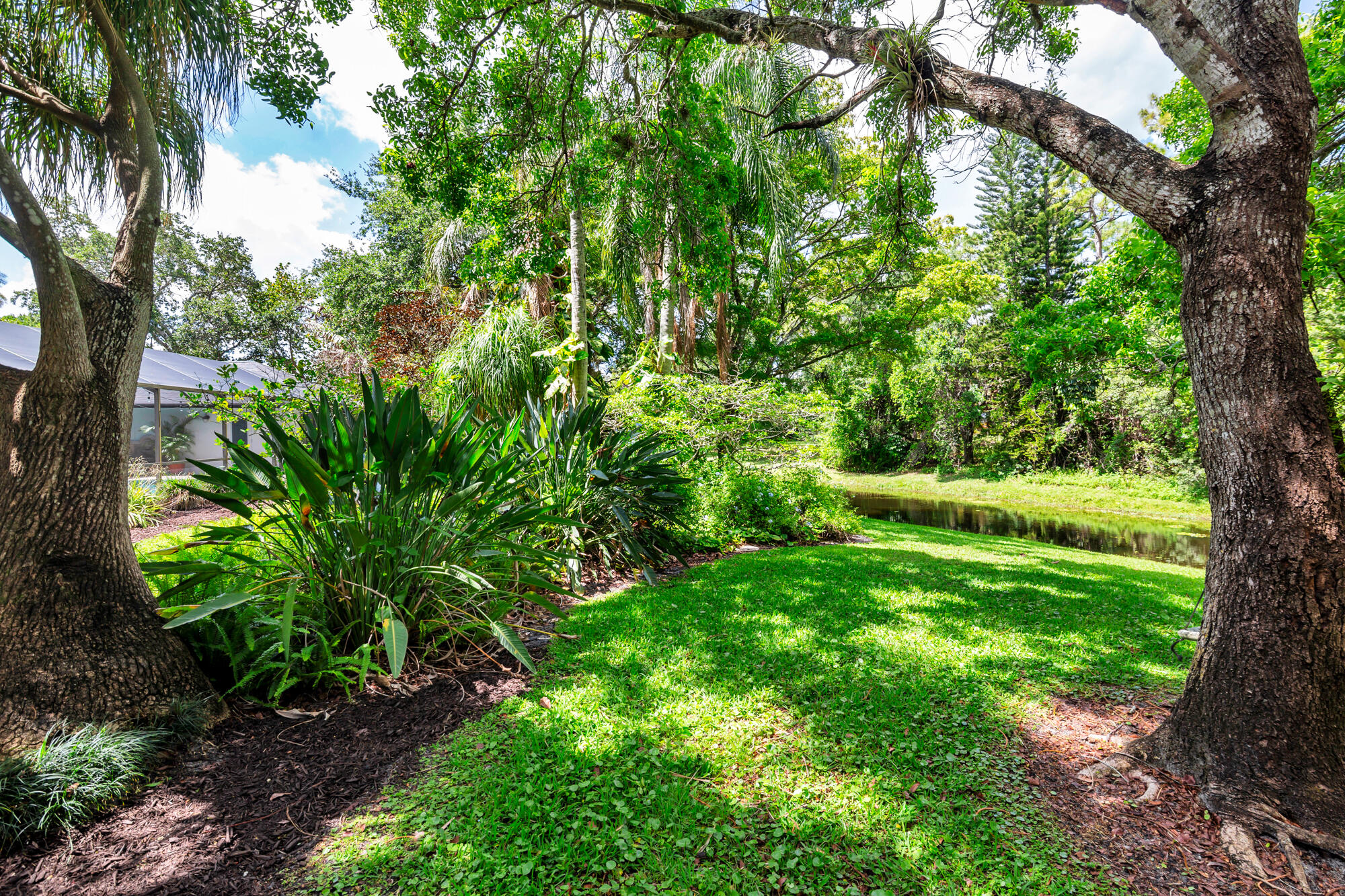 PINEWOOD MANOR OF WELLINGTON - Residential