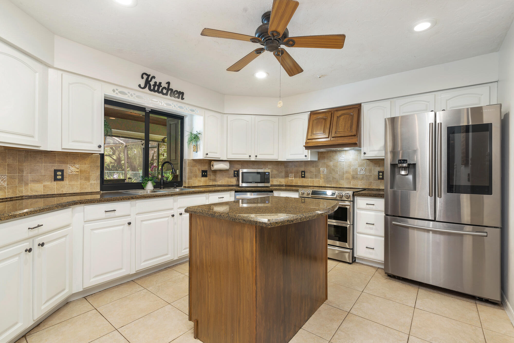 PINEWOOD MANOR OF WELLINGTON - Residential