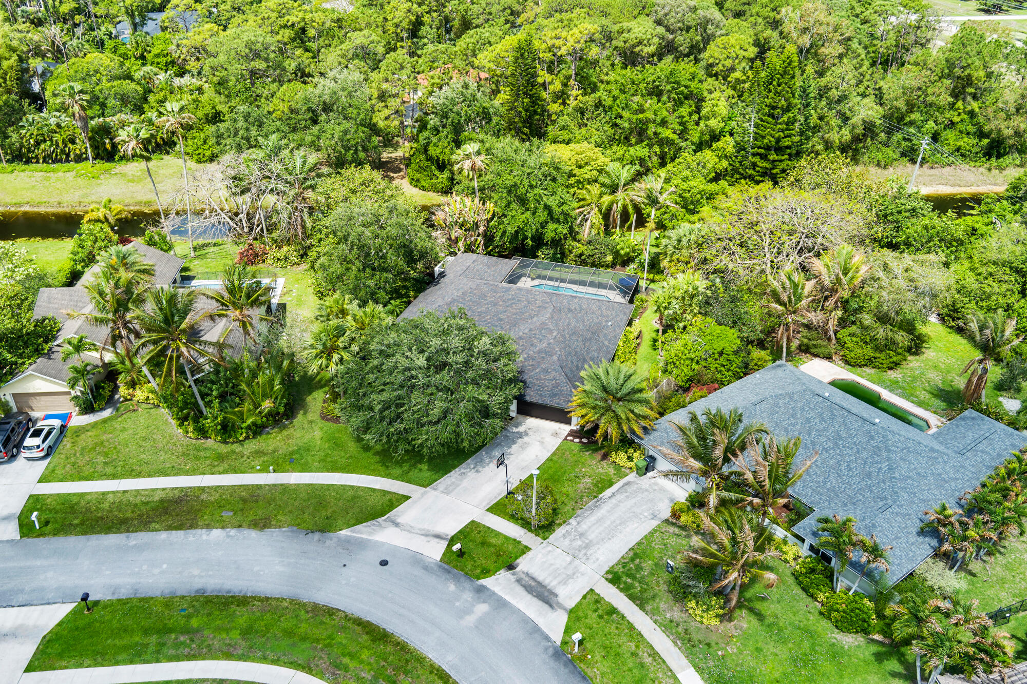 PINEWOOD MANOR OF WELLINGTON - Residential