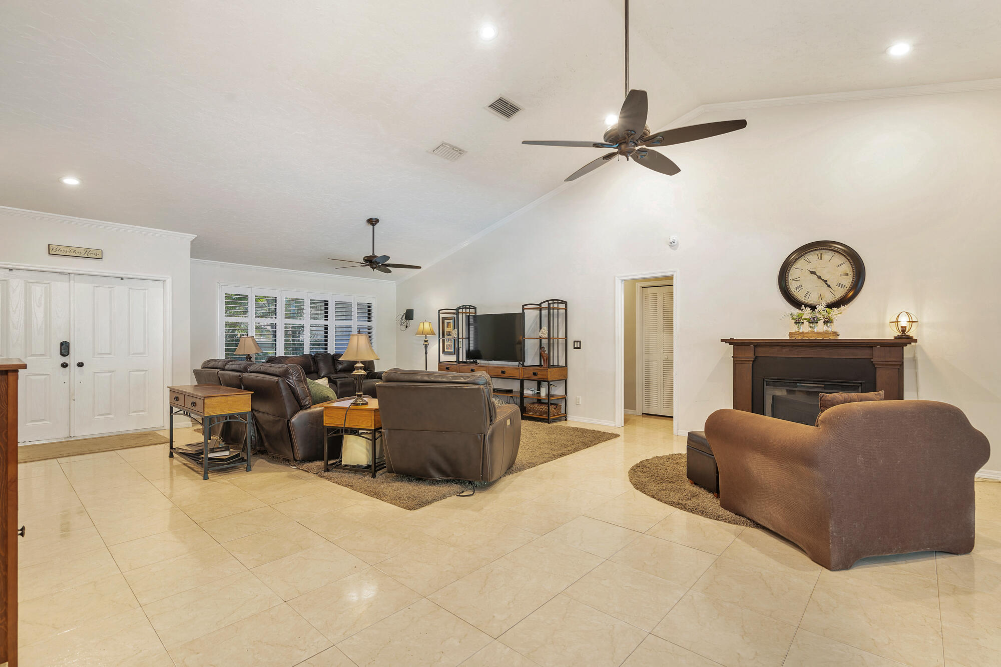 PINEWOOD MANOR OF WELLINGTON - Residential