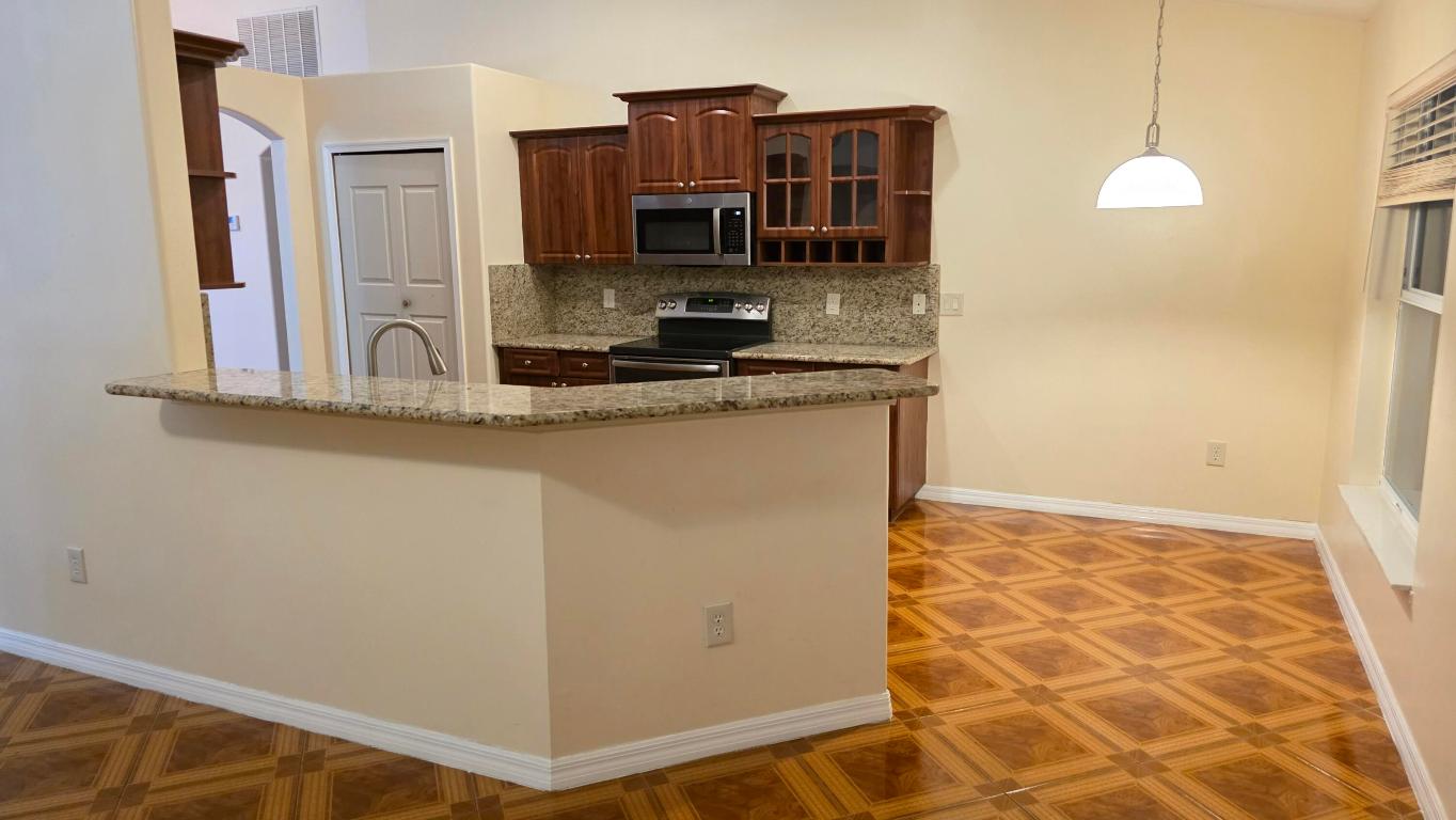 1752 SW Starman Avenue