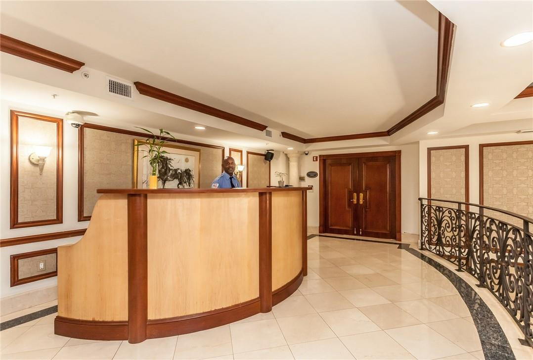 INTRACOSTAL YACHT CLUB - Residential Lease