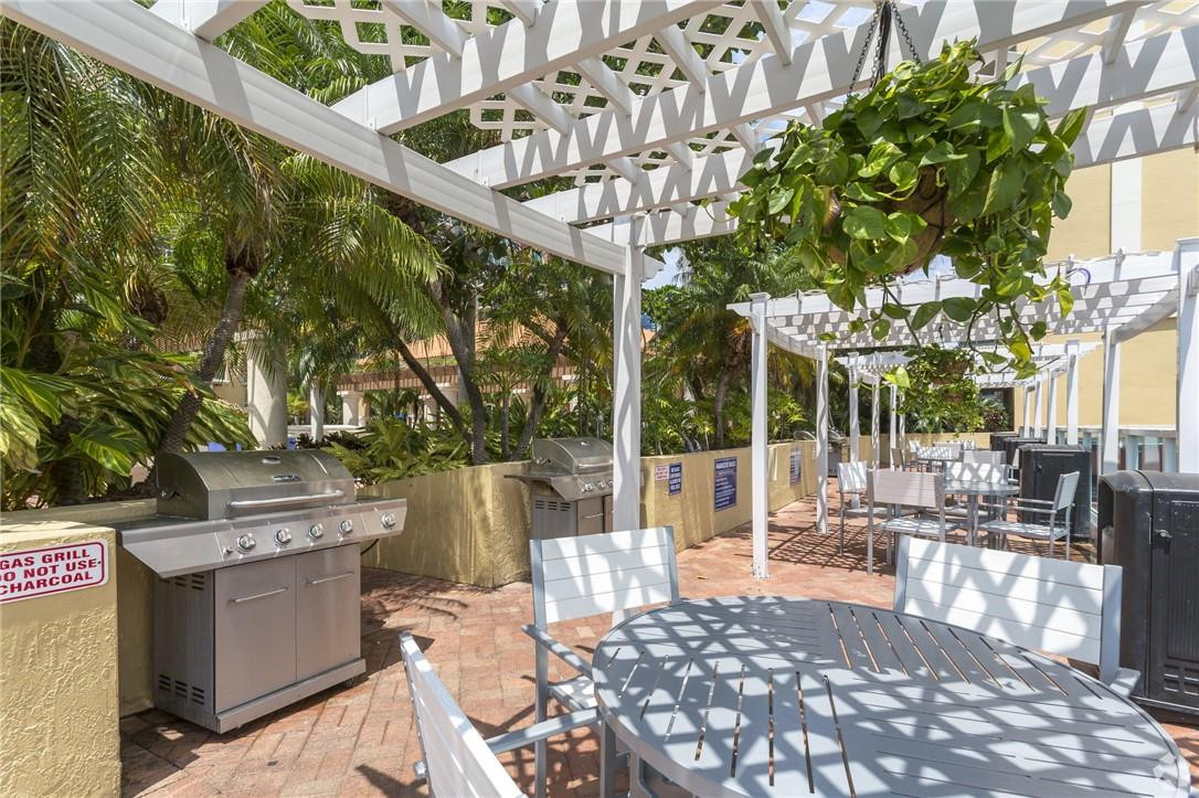 INTRACOSTAL YACHT CLUB - Residential Lease