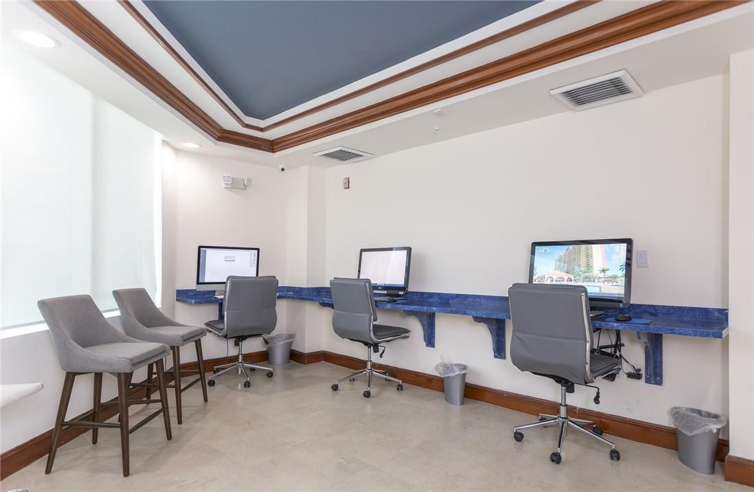 INTRACOSTAL YACHT CLUB - Residential Lease