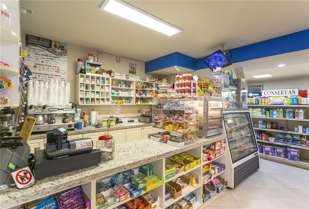 INTRACOSTAL YACHT CLUB - Residential Lease