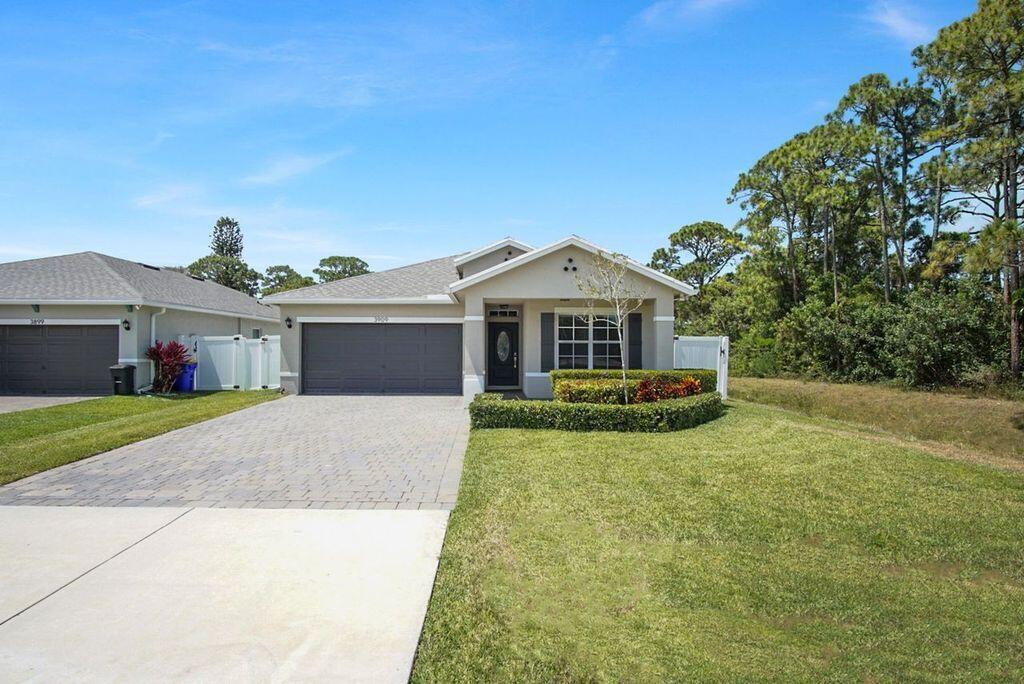 Photo of 3909 SE Lee Street, Stuart, FL 34997 (MLS # B26042233)