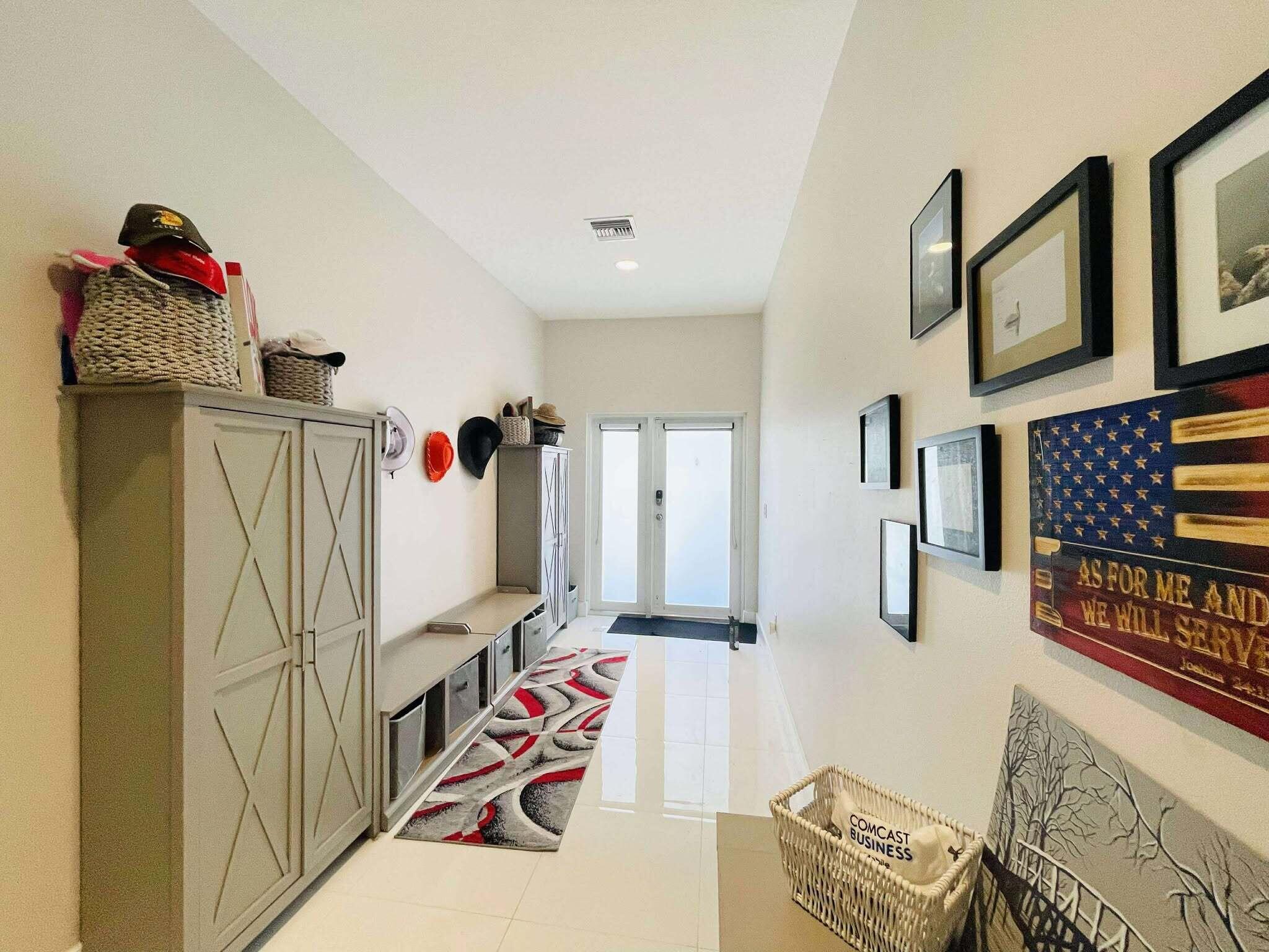 115 SW Oakridge Drive