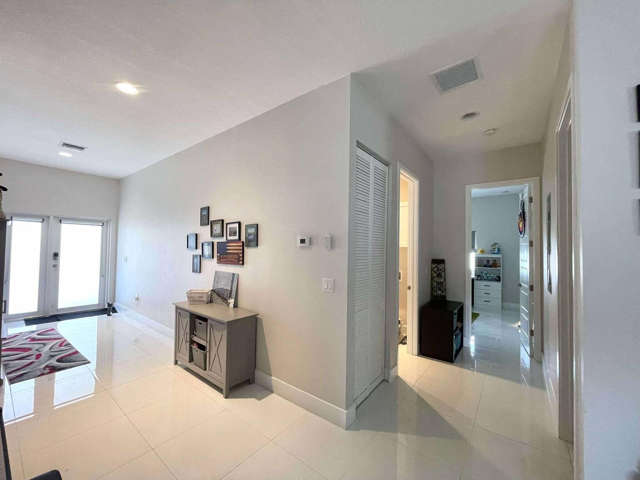 115 SW Oakridge Drive