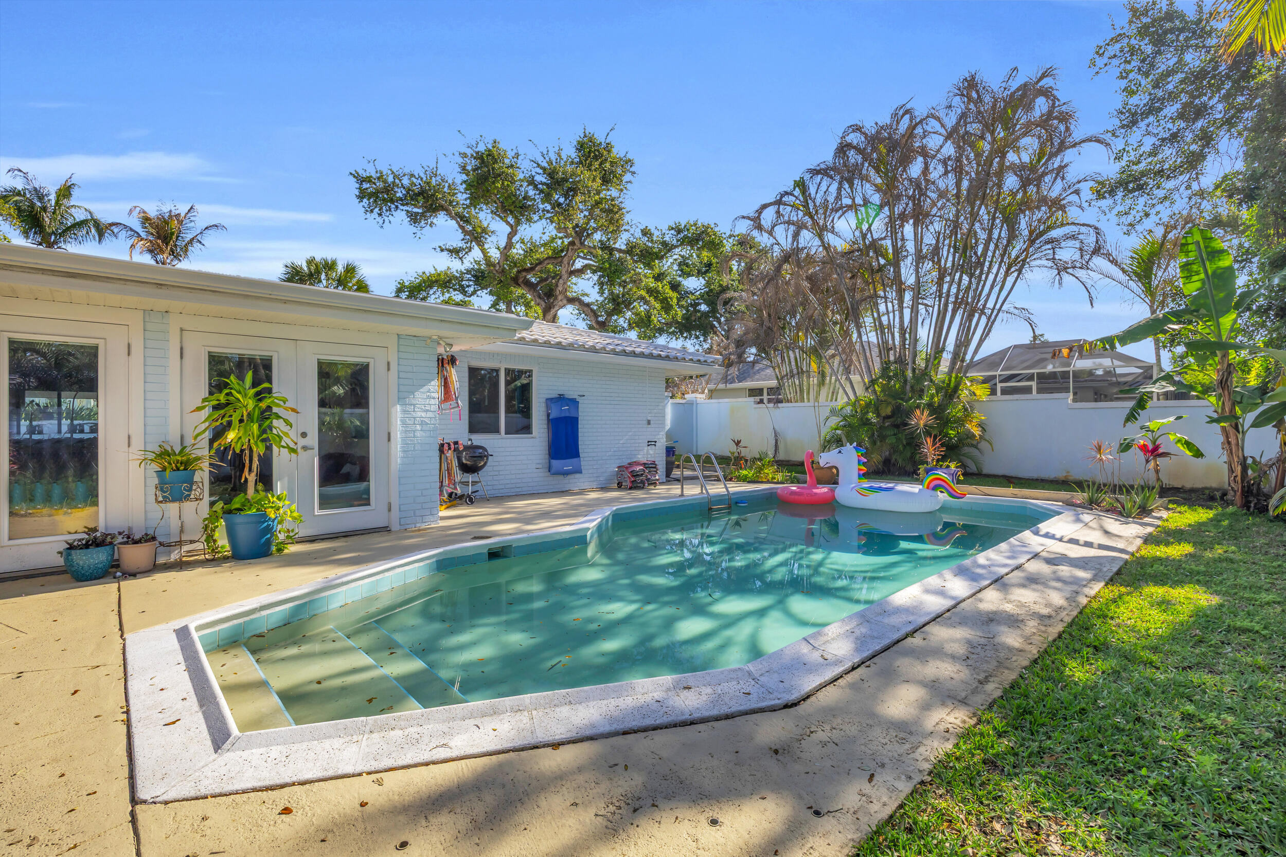RIVER OAKS ESTATES UNIT 2 - Residential