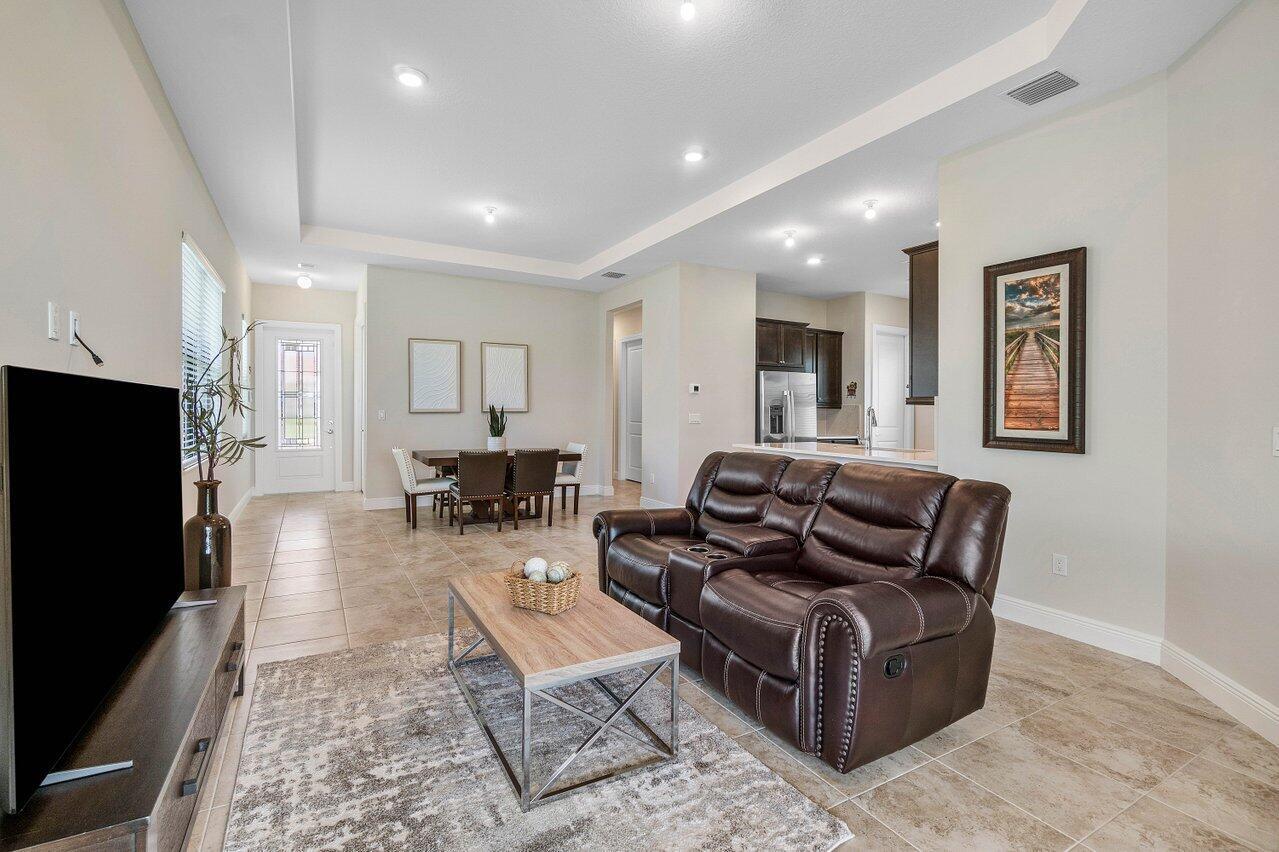 4817 Saint Armands Way