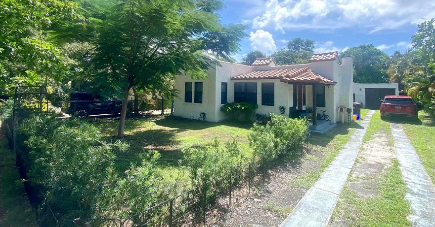 Well-located, charming 2bd/1ba home with brand new roof, impact windows, water heater, and split-unit HVAC.Available for $3300 / month for 8+ months. For seasonal rental, rental rate is $4500. Become part of Pineapple Park, where you can walk to Howard Park, drive 5 minutes to PBI, and get to the Island in 7-10 minutes.