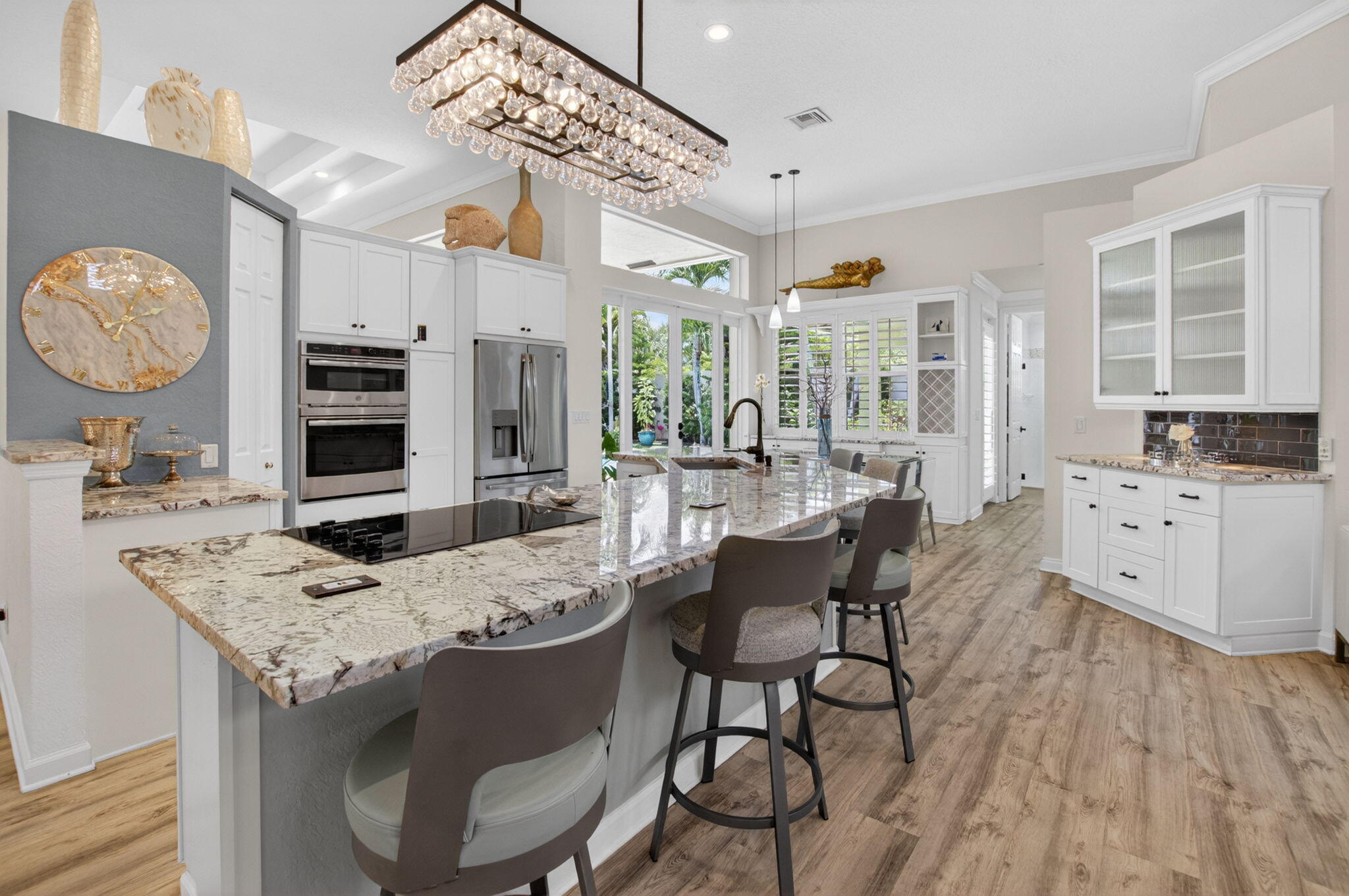 HUNTERS COURT - Residential