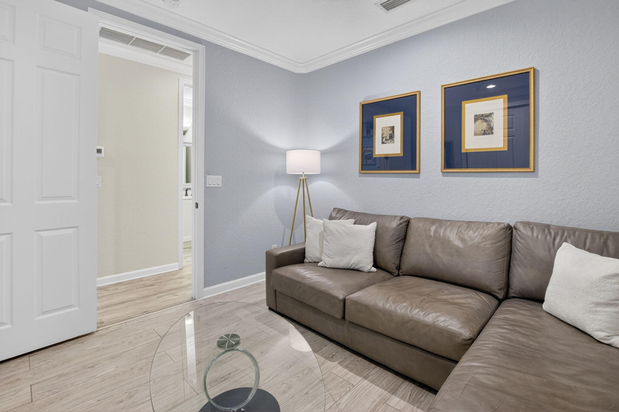 HUNTERS COURT - Residential