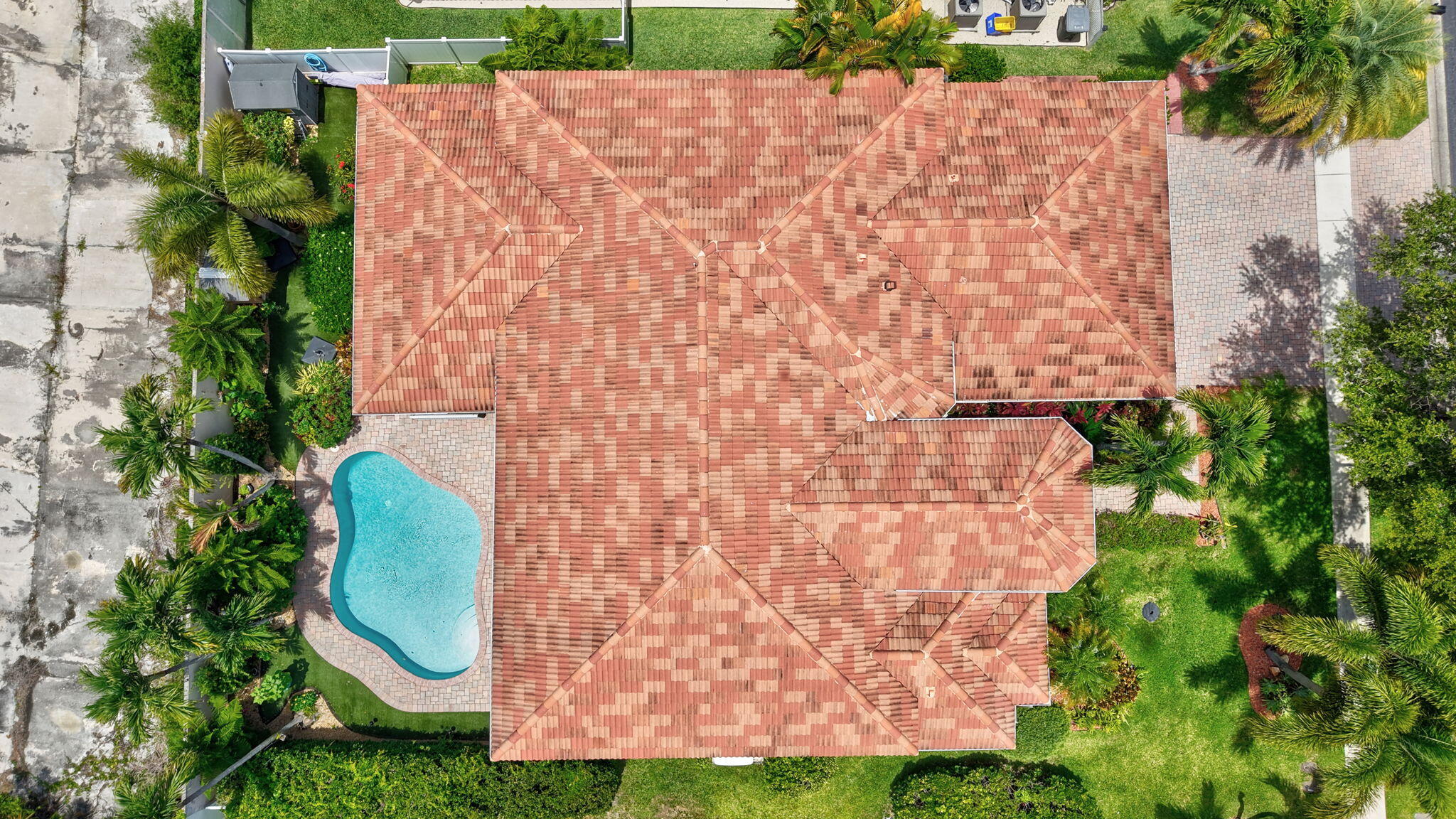 HUNTERS COURT - Residential