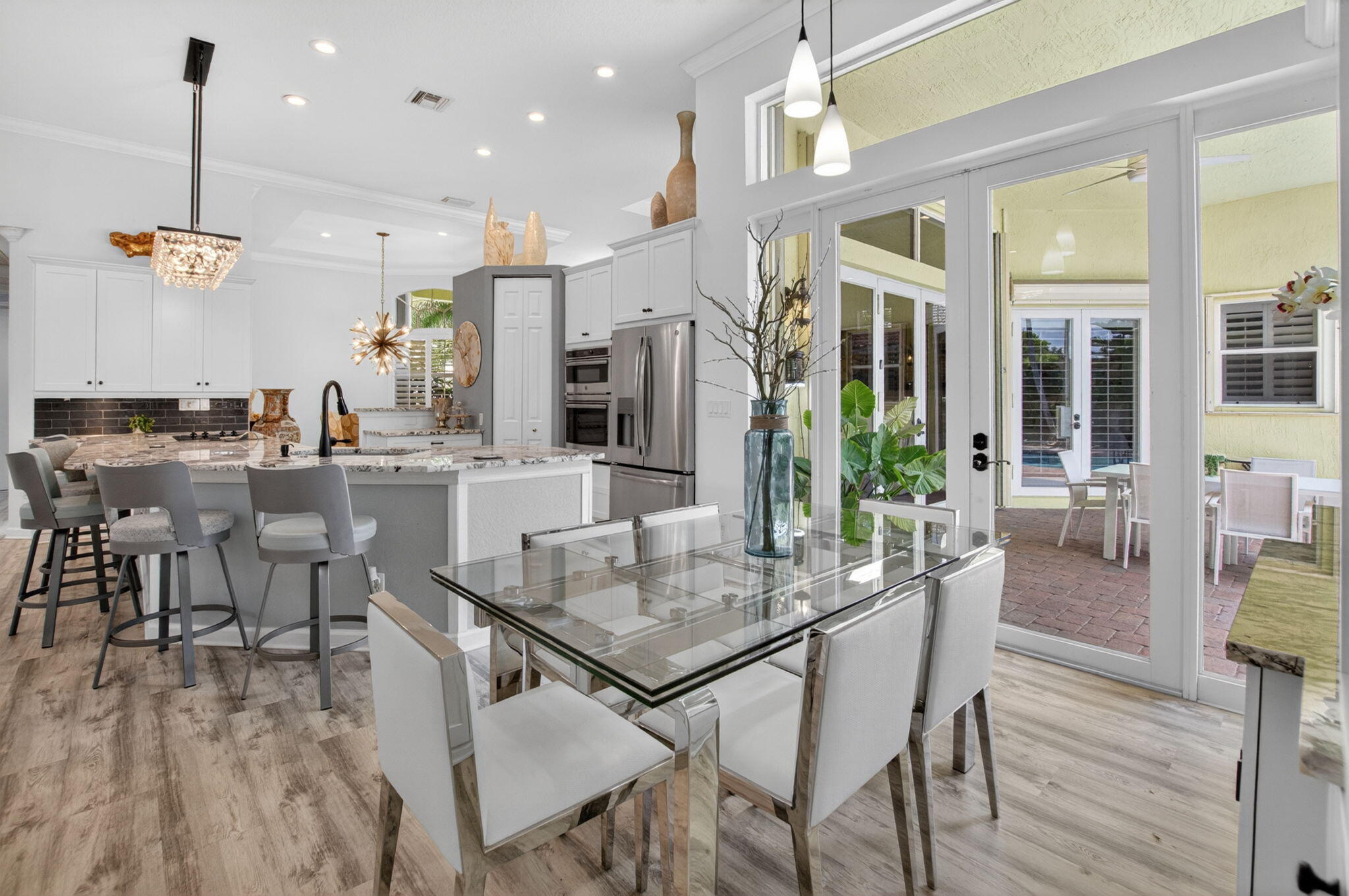 HUNTERS COURT - Residential